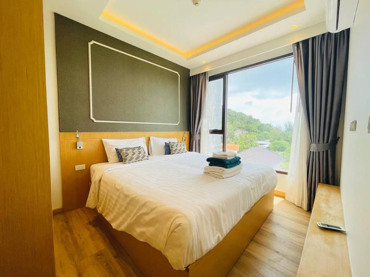 Bed in Aristo 2 Phuket, Surin beach