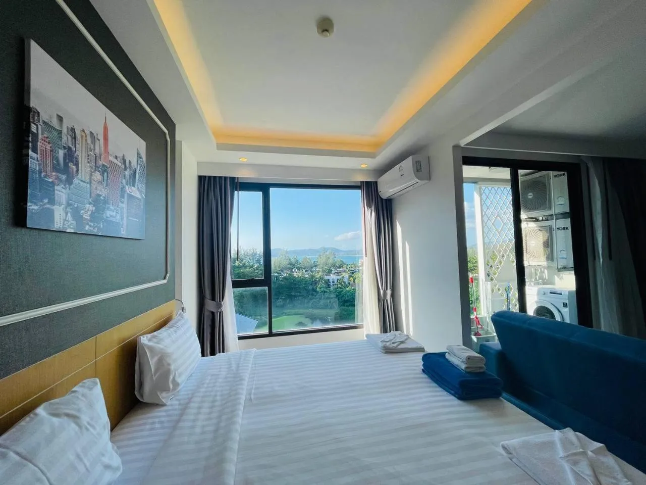 Bed in Aristo 2 Phuket, Surin beach