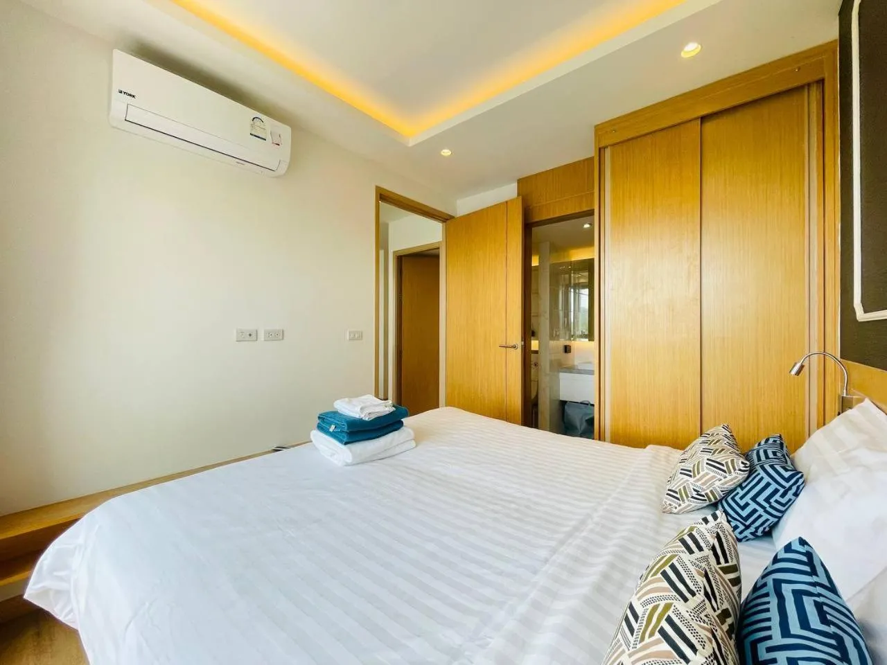 Bed in Aristo 2 Phuket, Surin beach