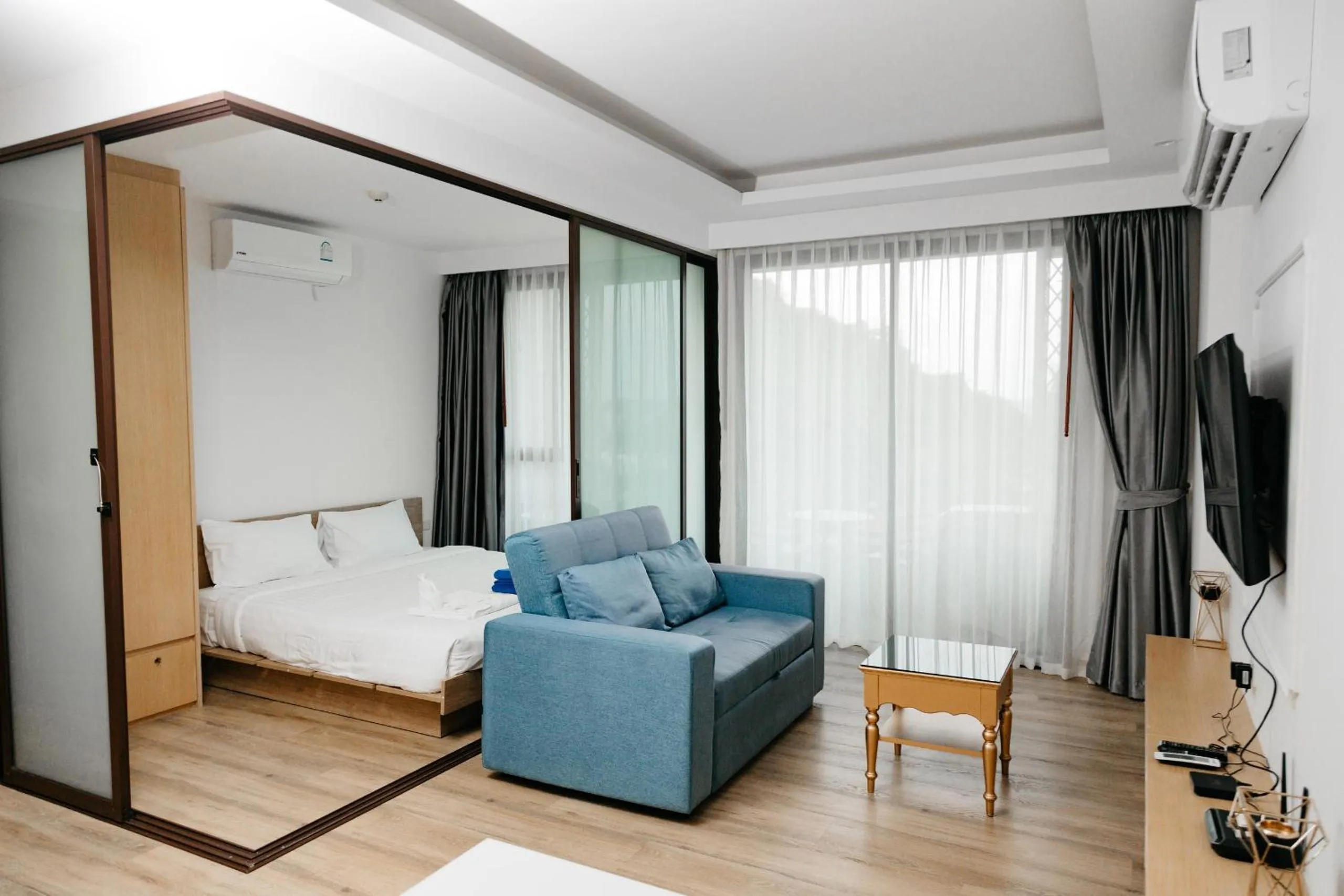 Aristo 2 Phuket, Surin beach
