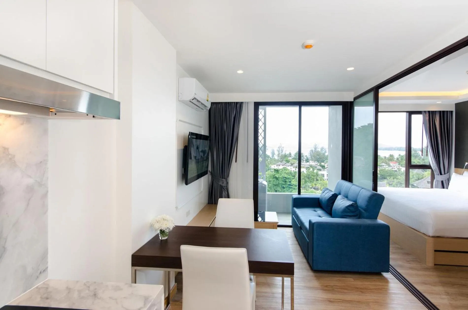 Bed in Aristo 2 Phuket, Surin beach