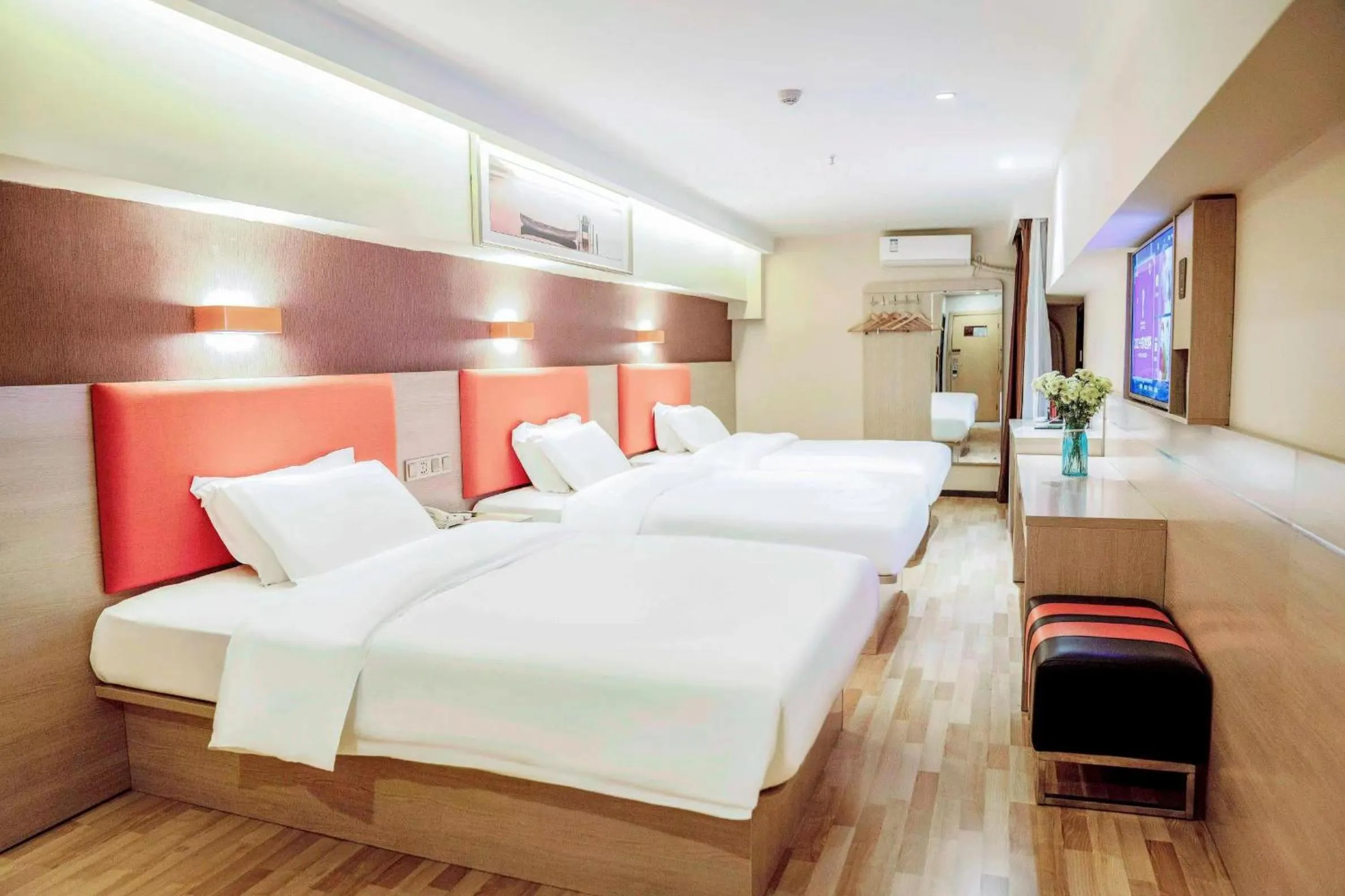 Bedroom in 7 Days Premium - Kunming South High Speed Railway Station University Town Metro Station