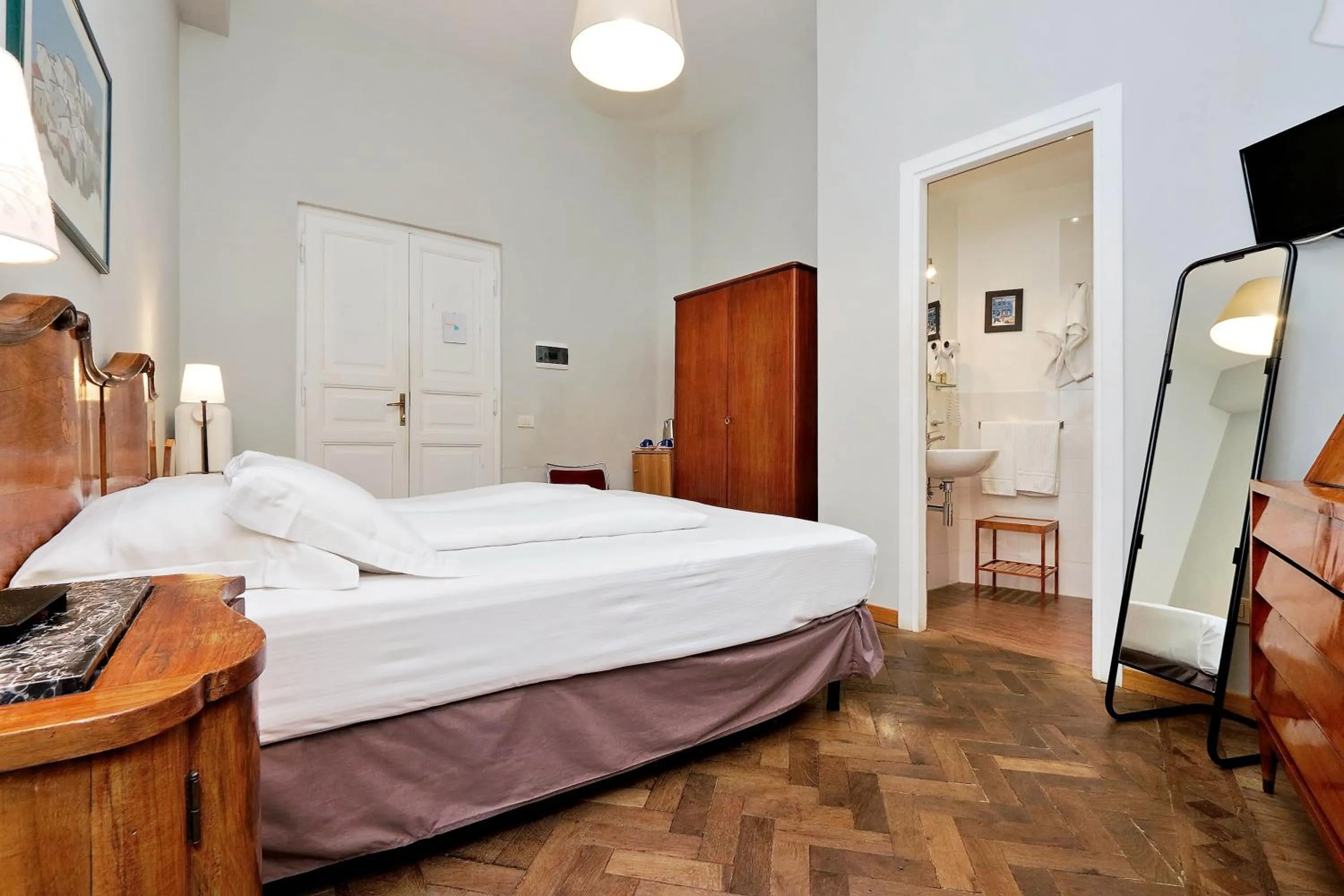 Photo of the whole room, Bed in Cassiodoro19