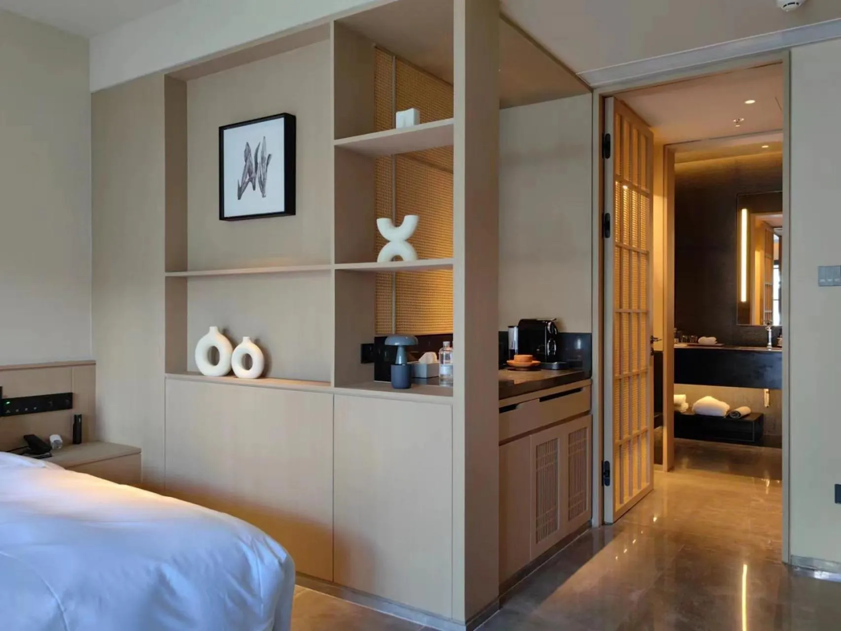Bedroom, Bed in Jiangnan House Chaozhou