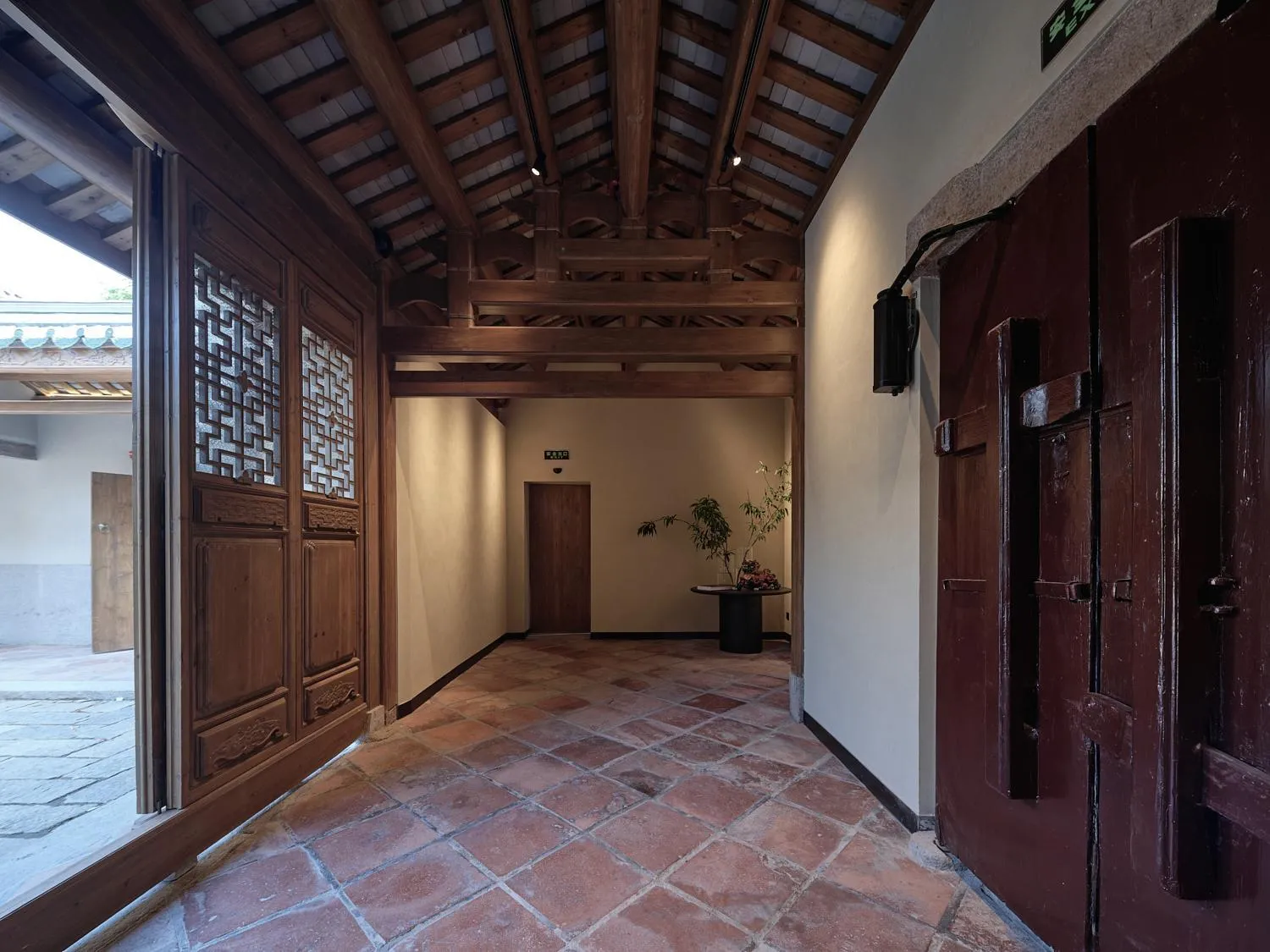 Inner courtyard view in Jiangnan House Chaozhou