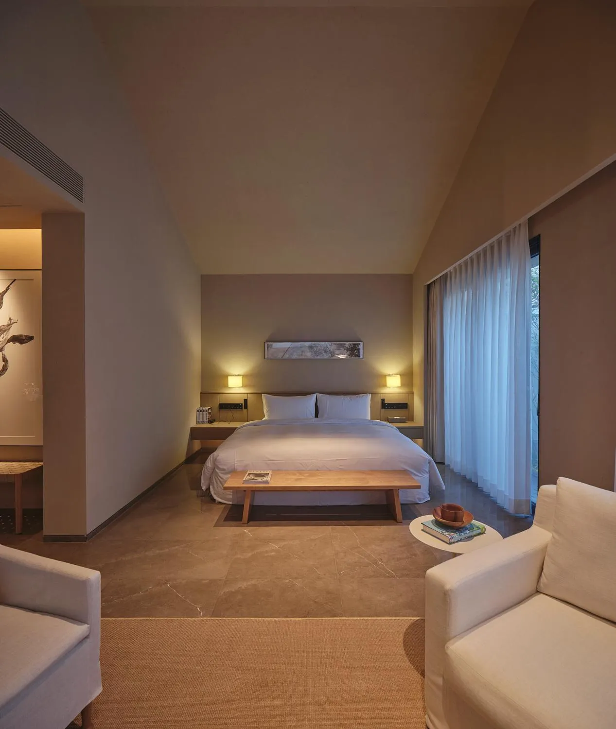 Photo of the whole room, Bed in Jiangnan House Chaozhou