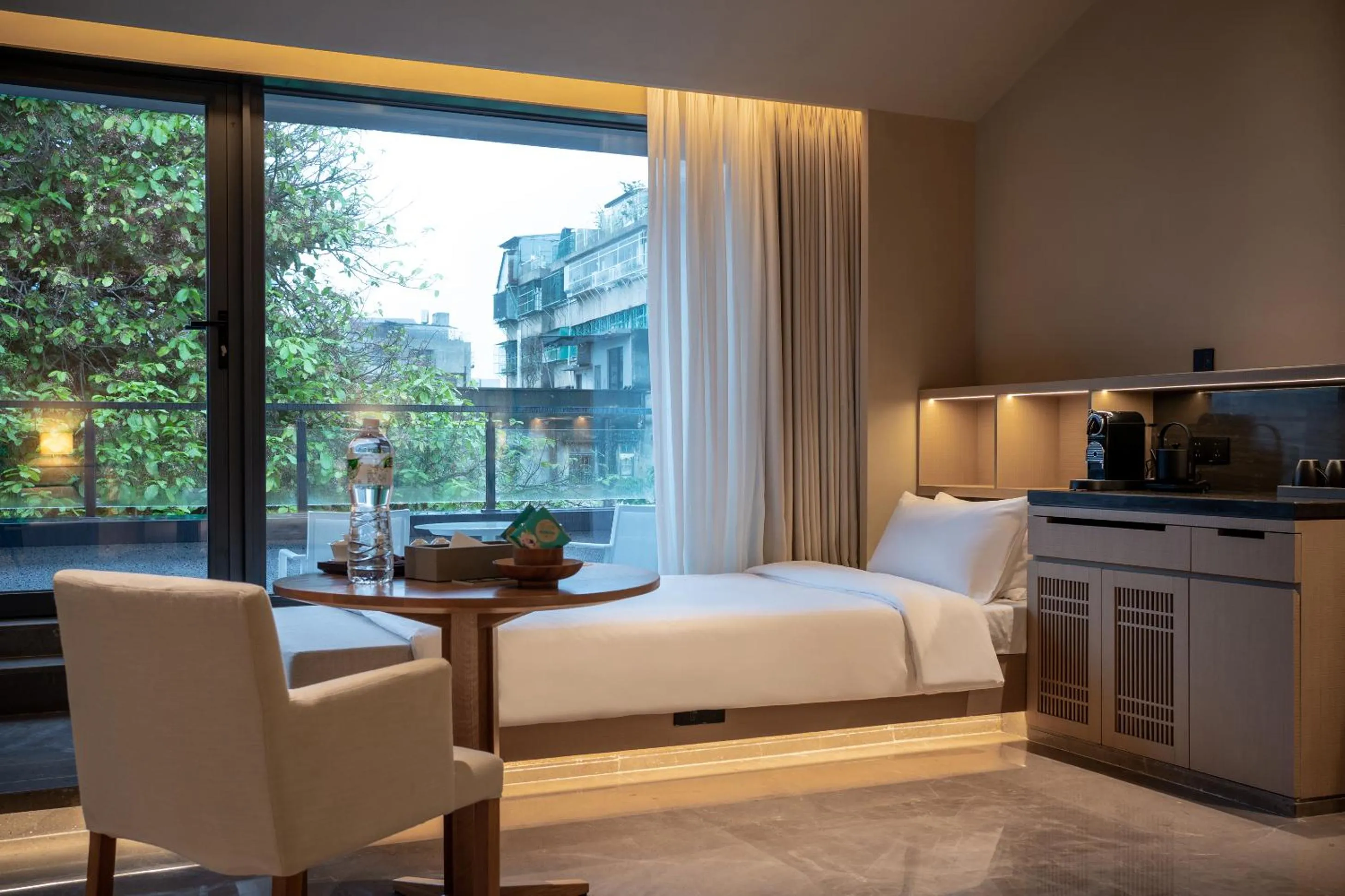 Bed in Jiangnan House Chaozhou