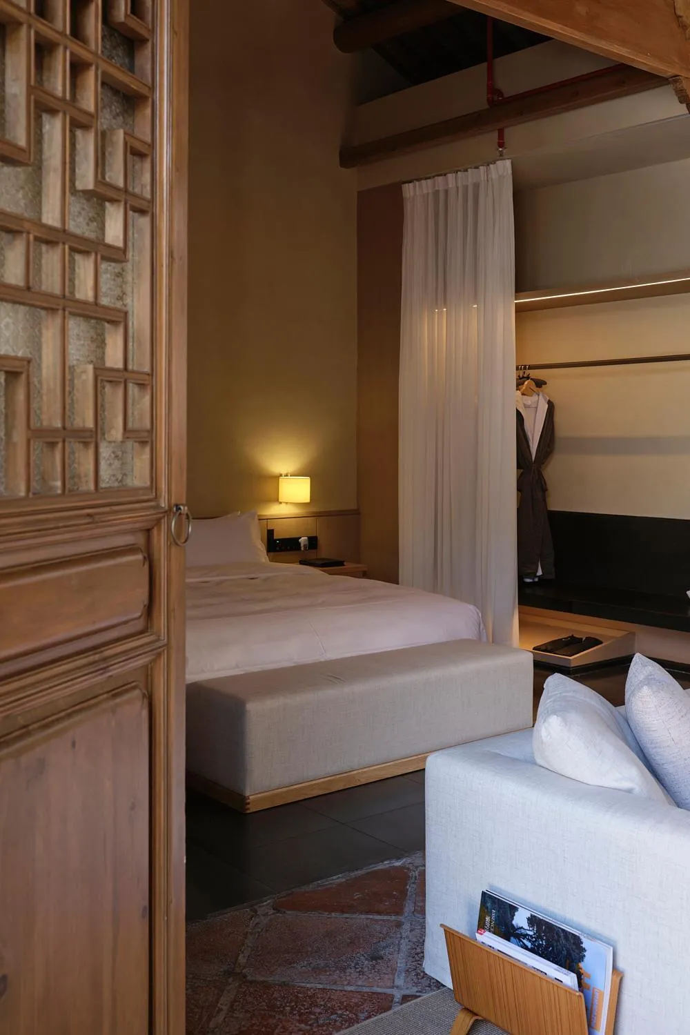 Bedroom, Bed in Jiangnan House Chaozhou