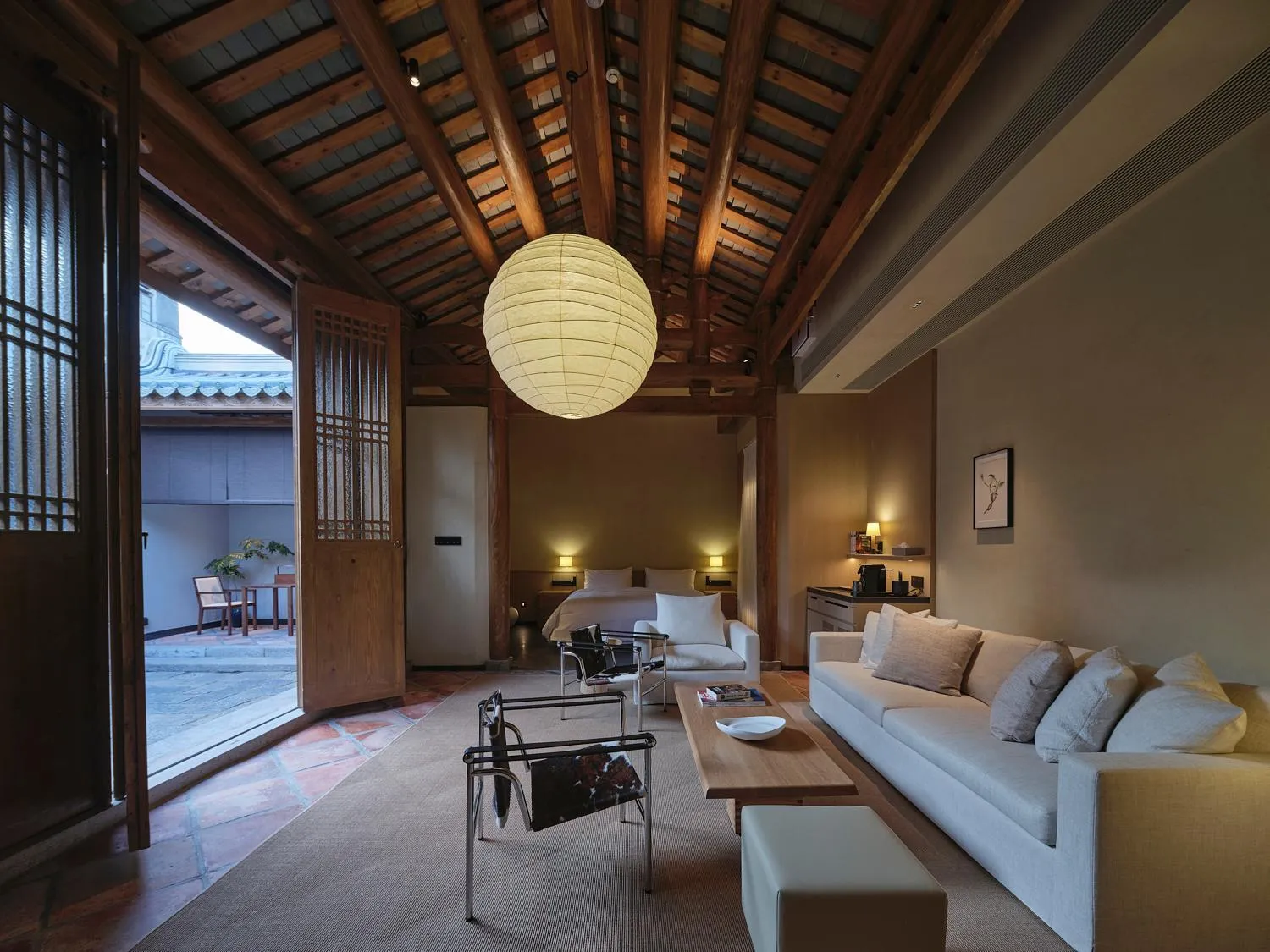 Photo of the whole room in Jiangnan House Chaozhou