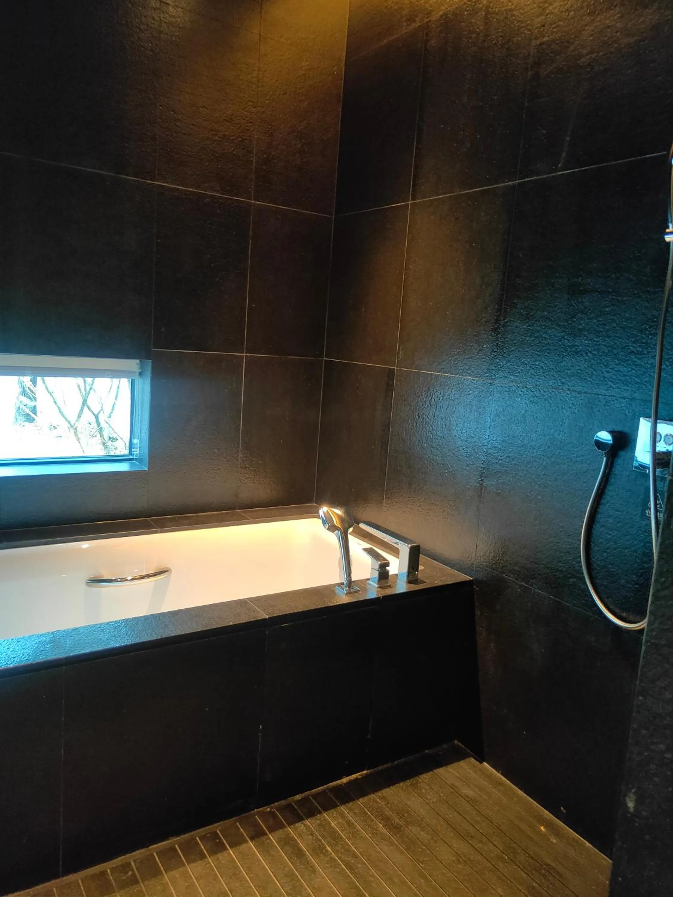 Bath in Jiangnan House Chaozhou