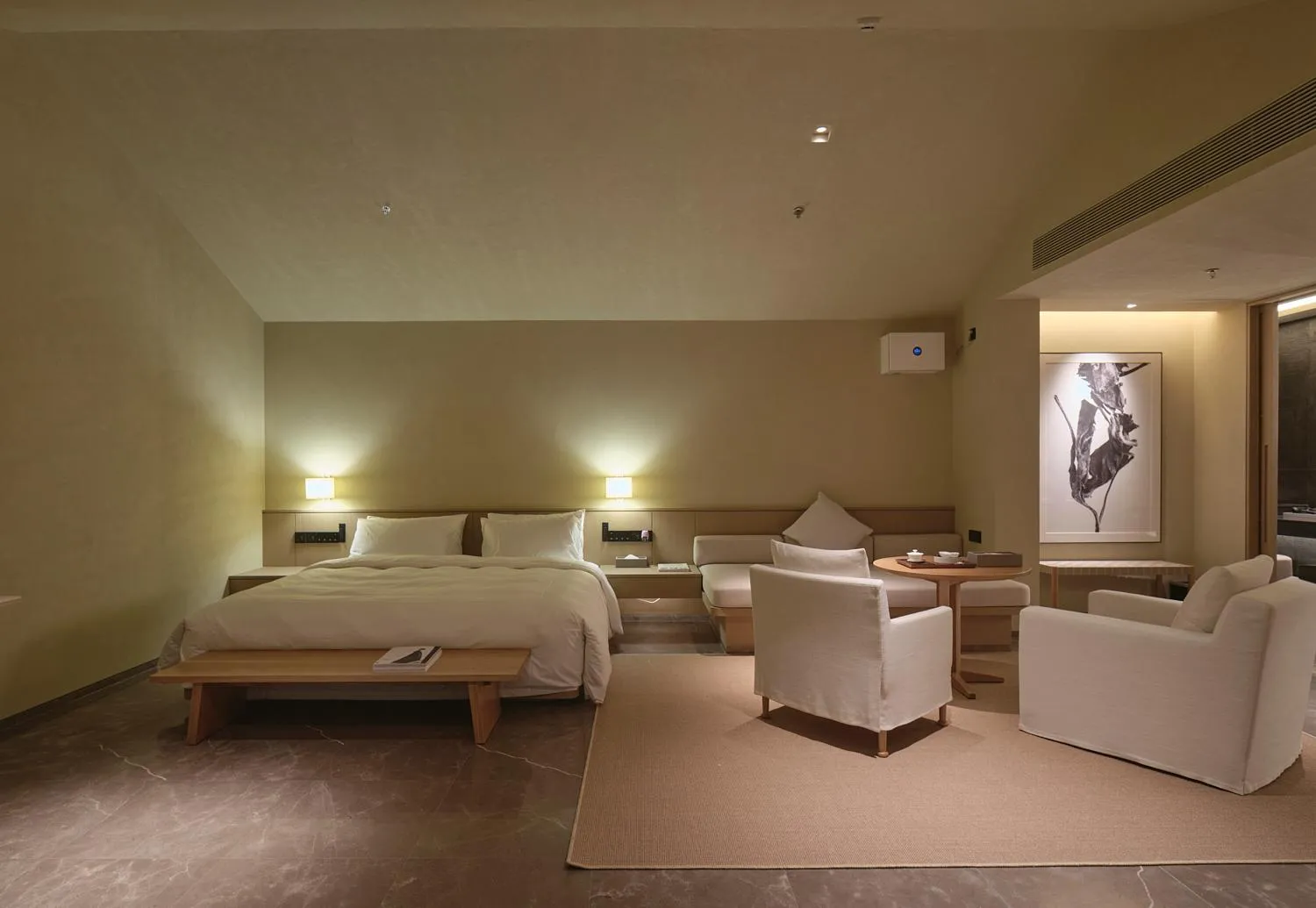 Photo of the whole room, Bed in Jiangnan House Chaozhou