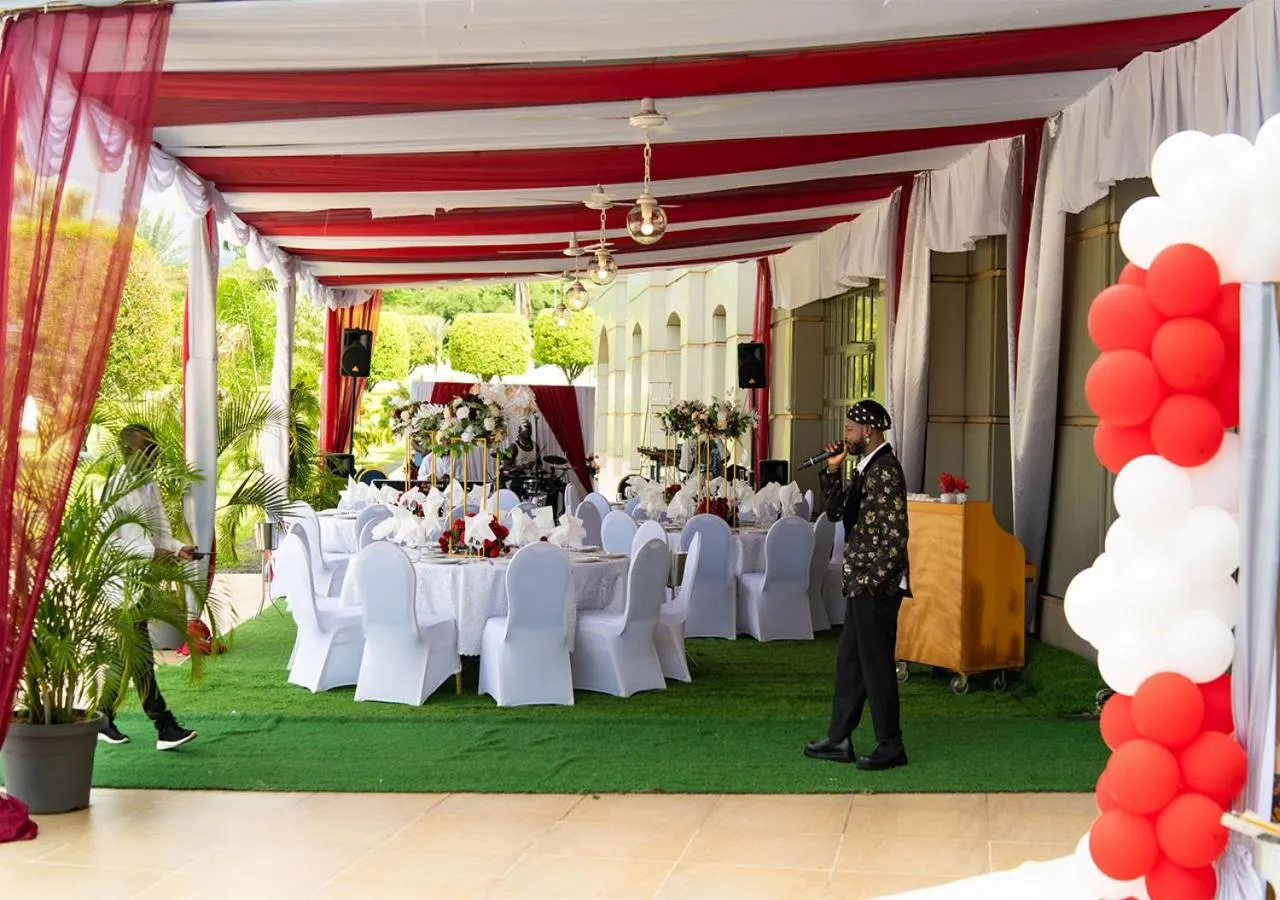 Garden in Bisila Palace