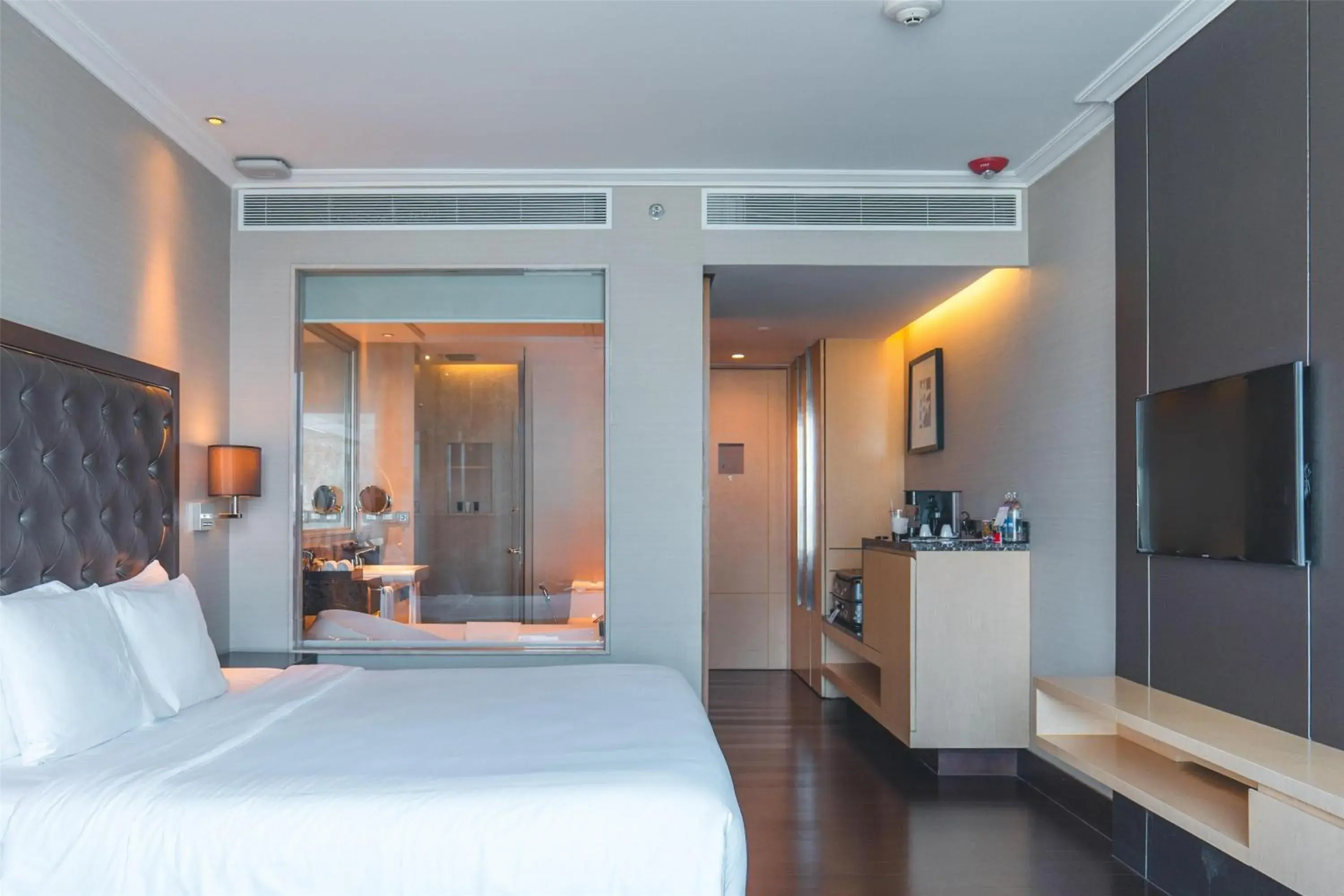 Bedroom, Bed in Radisson Blu Plaza Bangkok Bedroom, Bed in Radisson Blu Plaza Bangkok