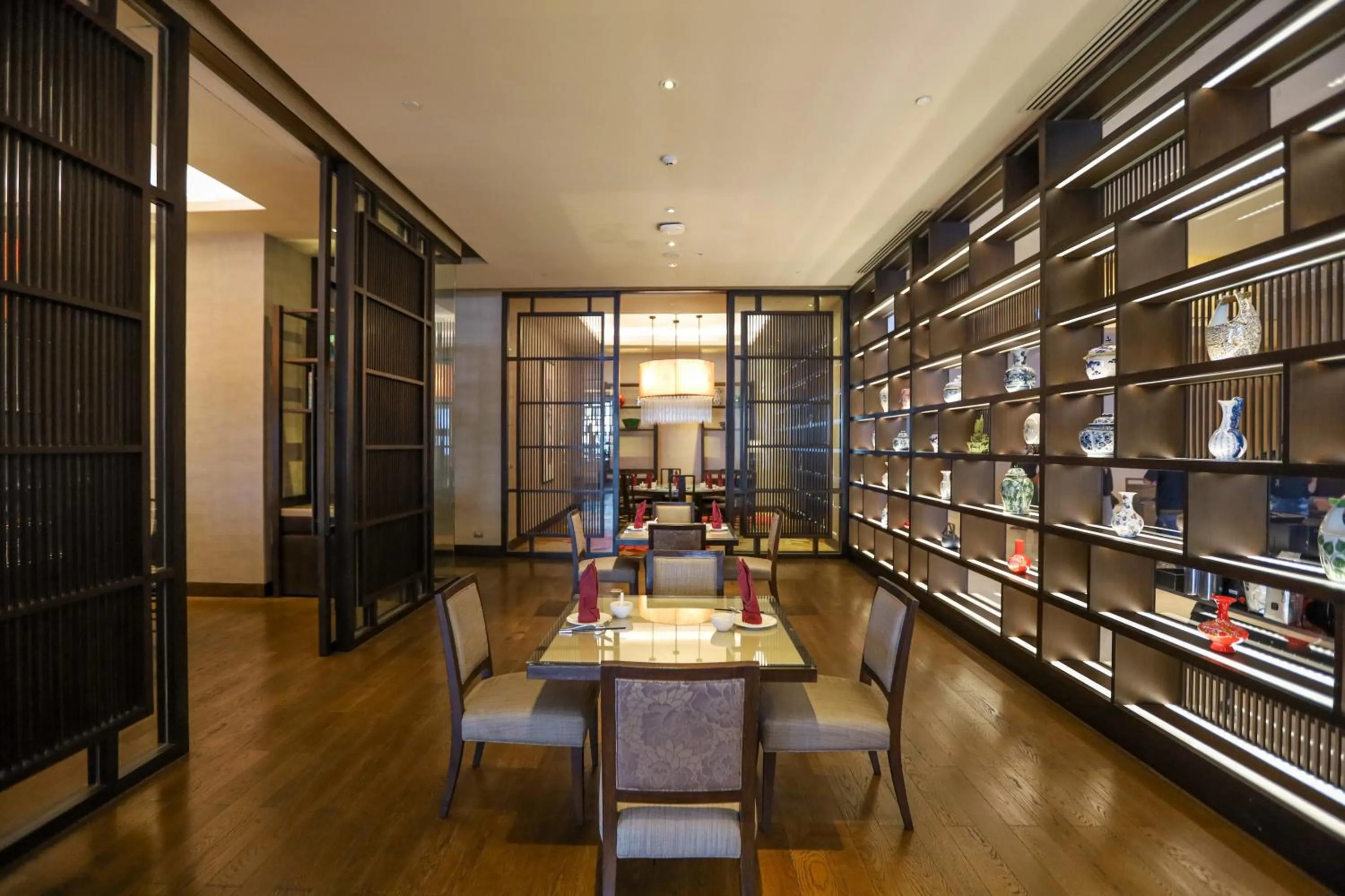 Restaurant/places to eat in Radisson Blu Plaza Bangkok