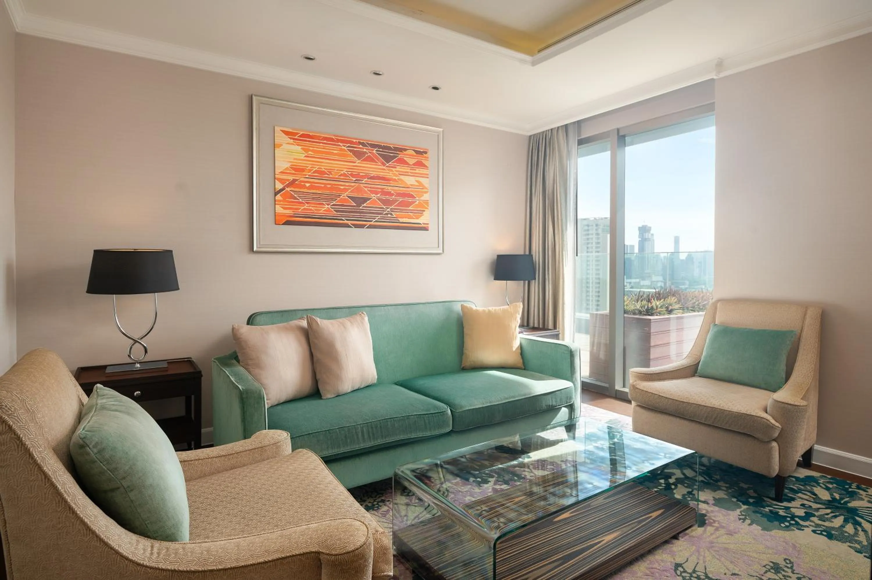 Living room in Radisson Blu Plaza Bangkok