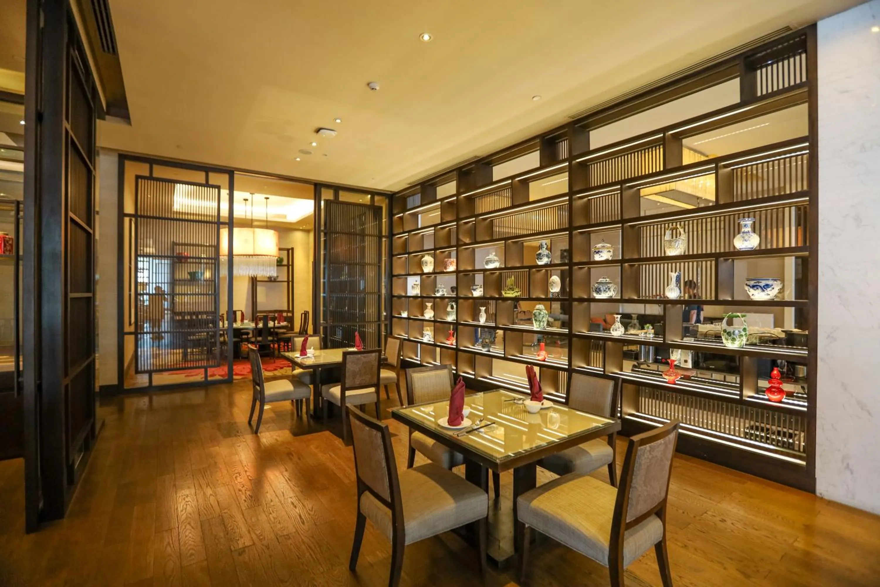 Restaurant/places to eat in Radisson Blu Plaza Bangkok