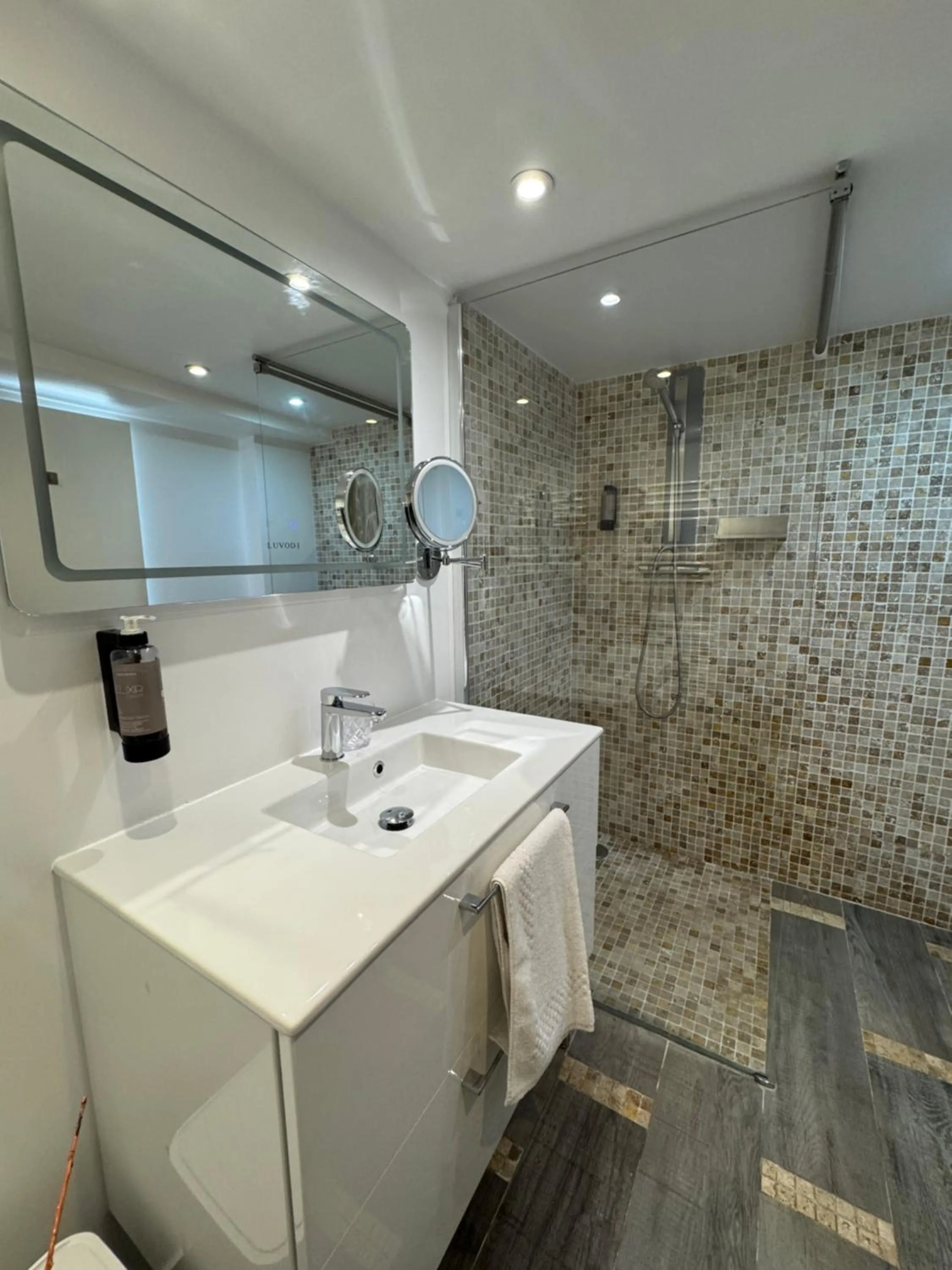 Toilet in La Bastide Gourmande