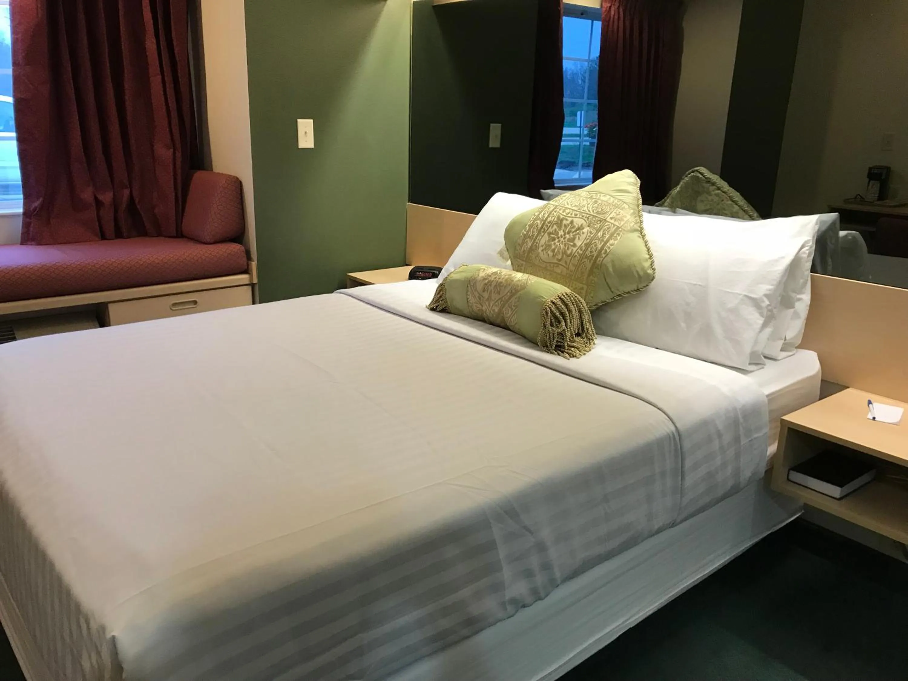 Bed in Mariner's Village Resort
