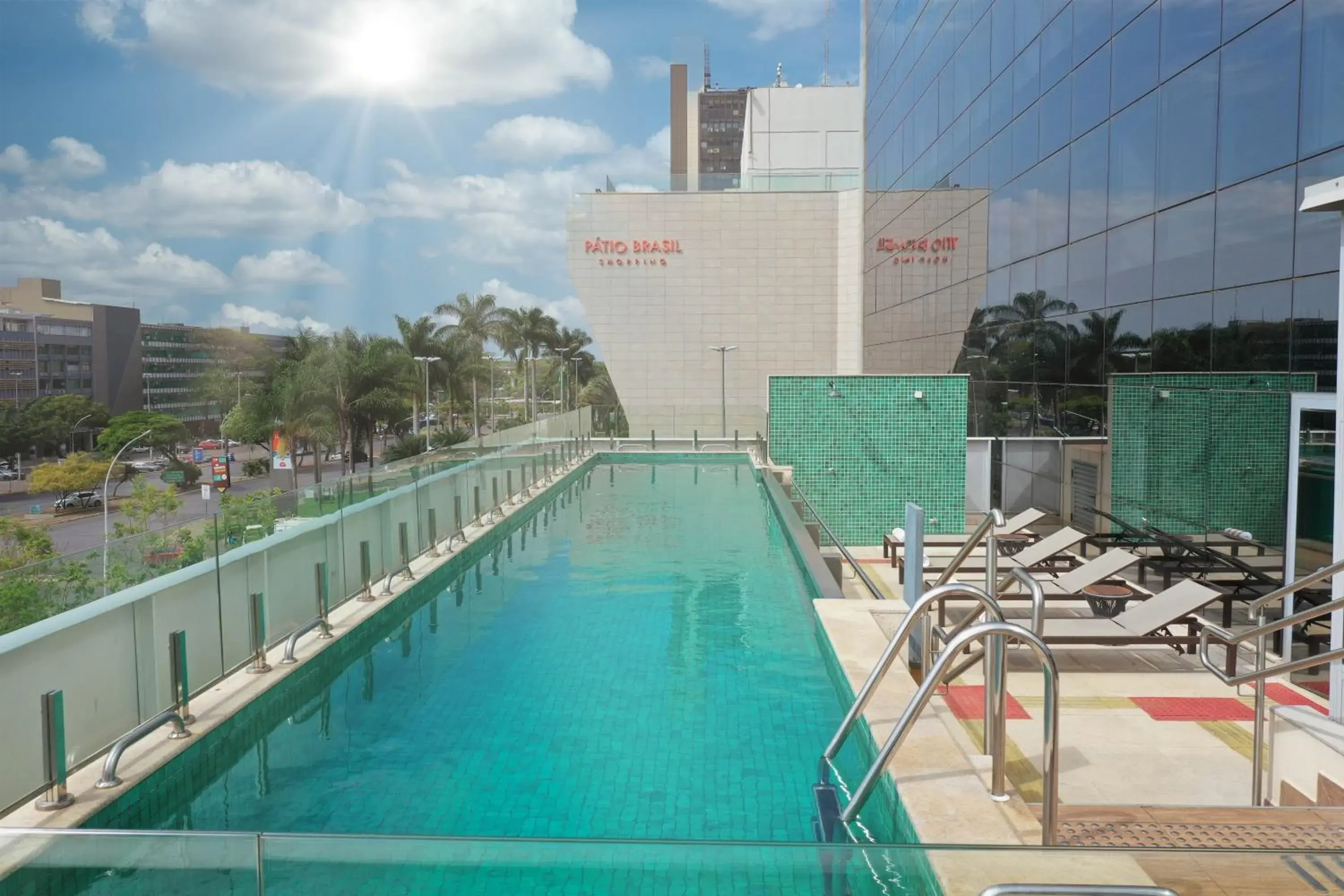 Swimming pool in Tryp by Wyndham Brasília Nações Swimming pool in Tryp by Wyndham Brasília Nações
