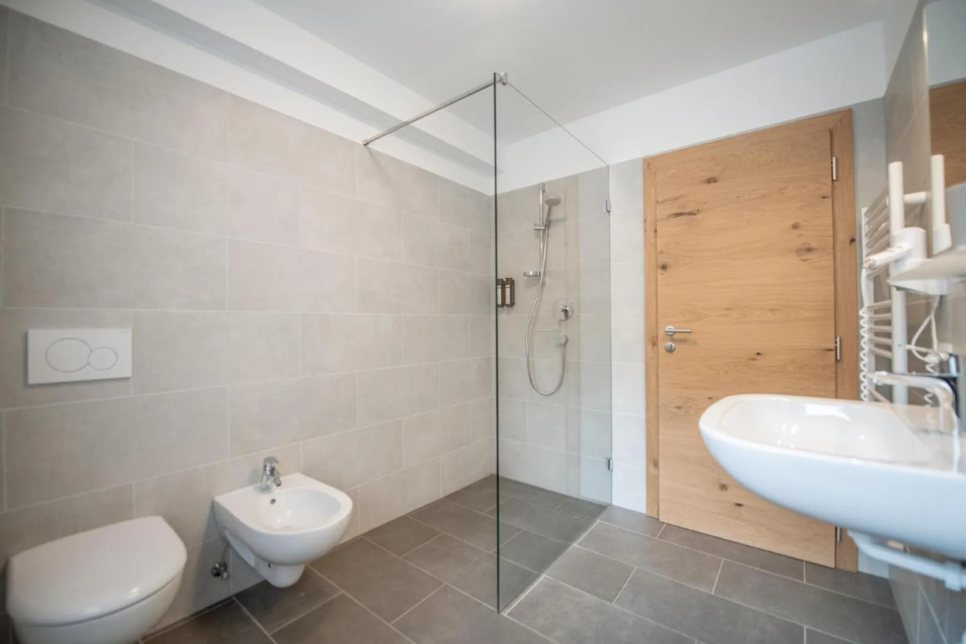Bathroom in Hotel Lago della Creta