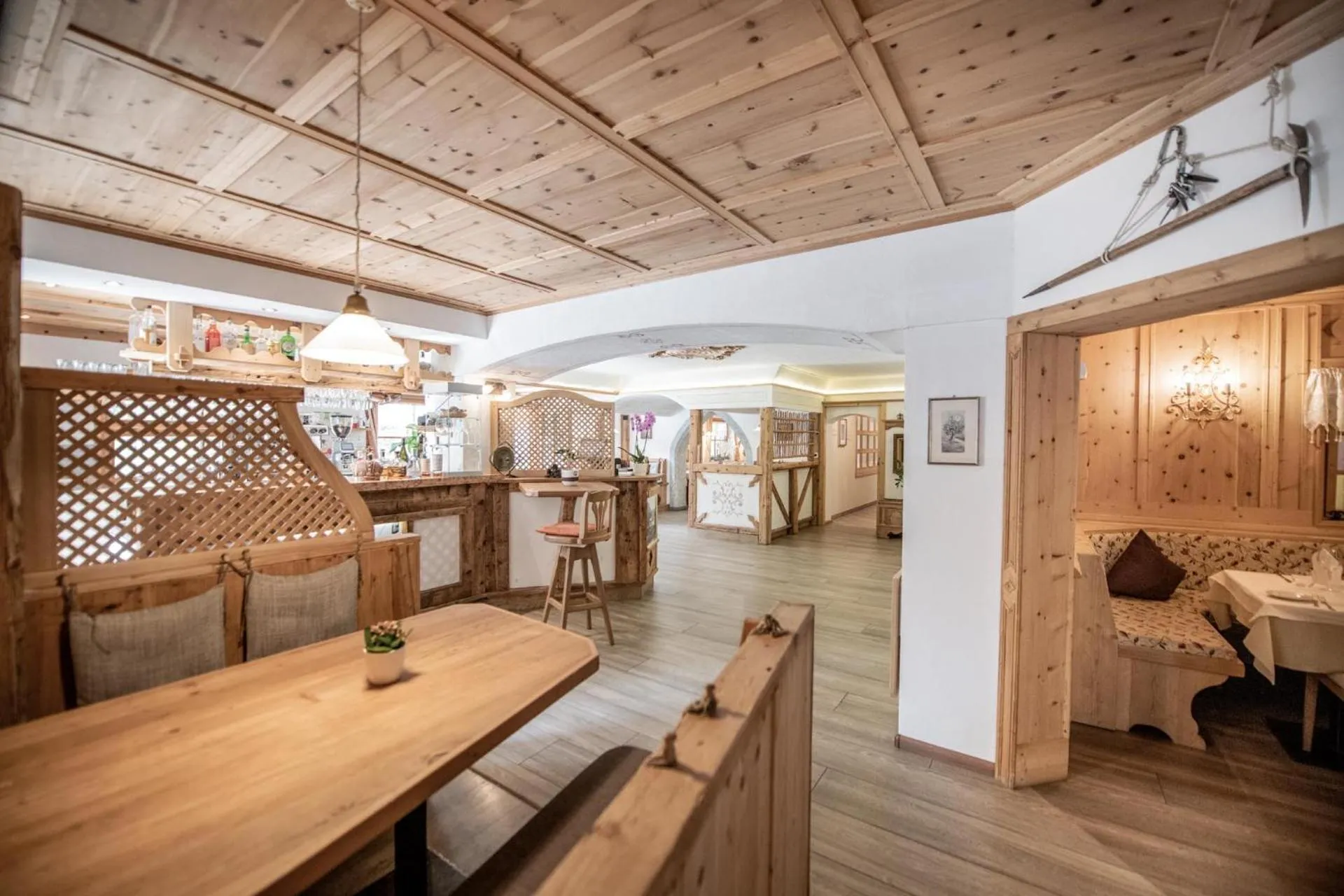 Restaurant/places to eat in Hotel Lago della Creta