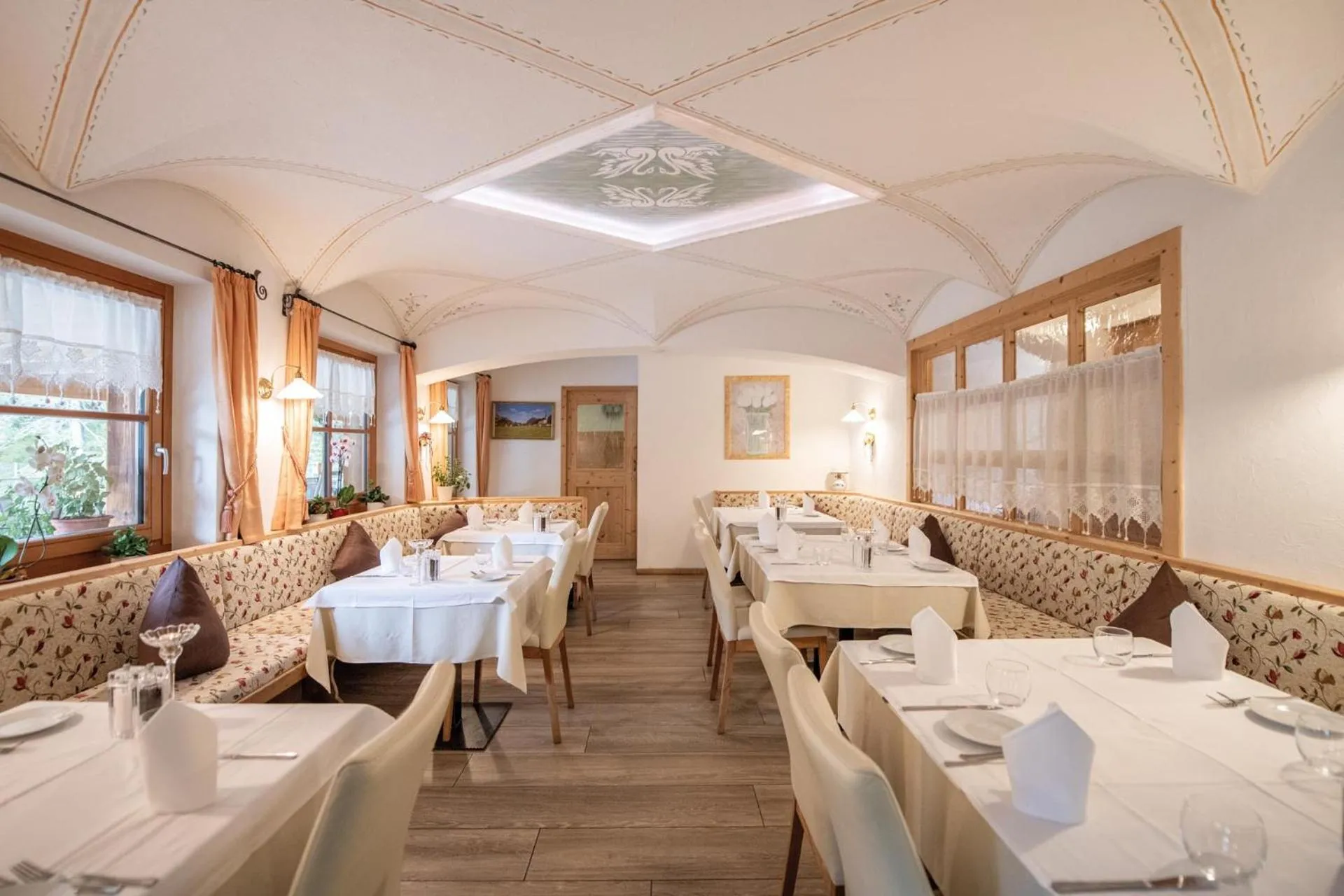 Restaurant/places to eat in Hotel Lago della Creta