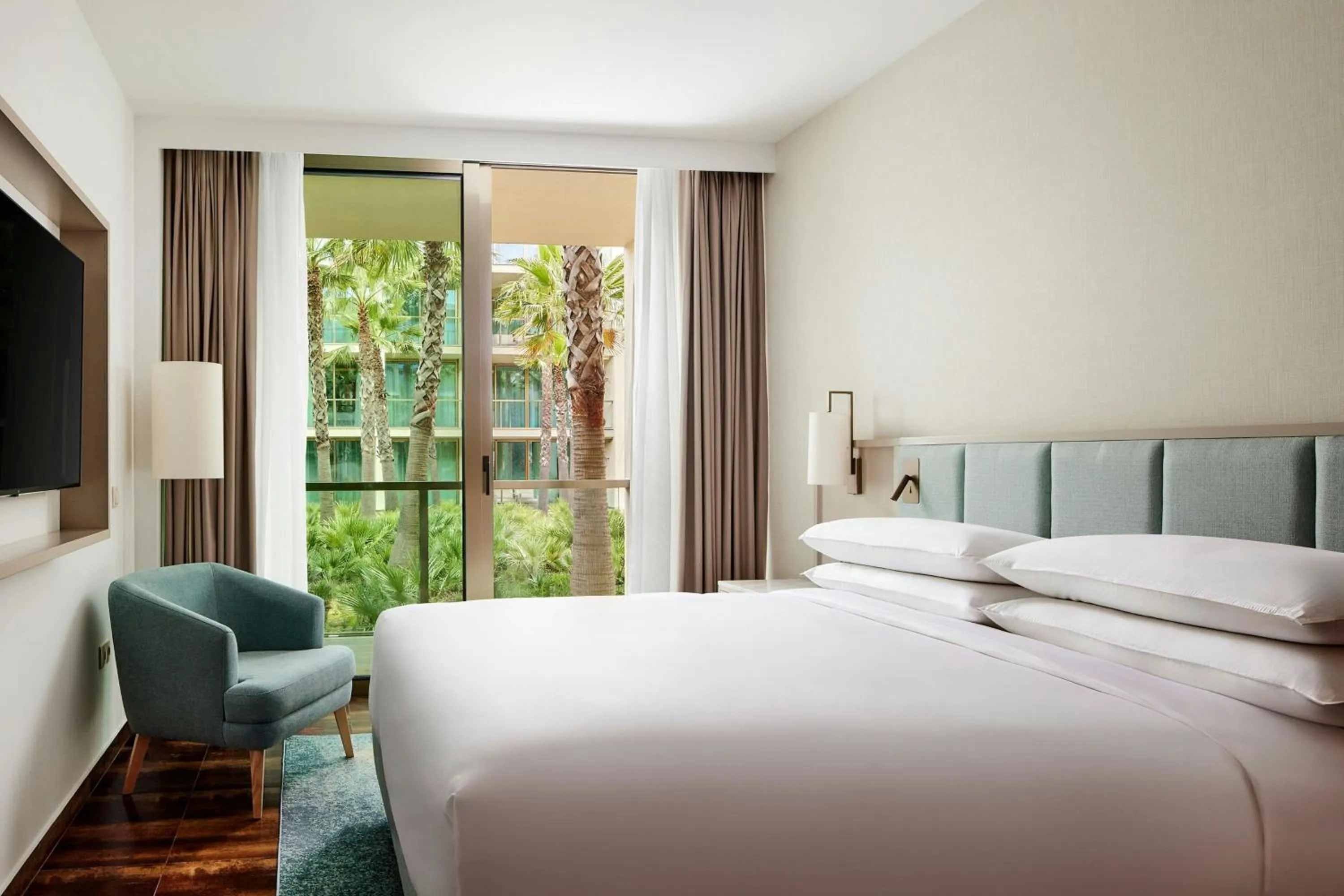 Bedroom, Bed in Marriott Residences Salgados Resort, Algarve