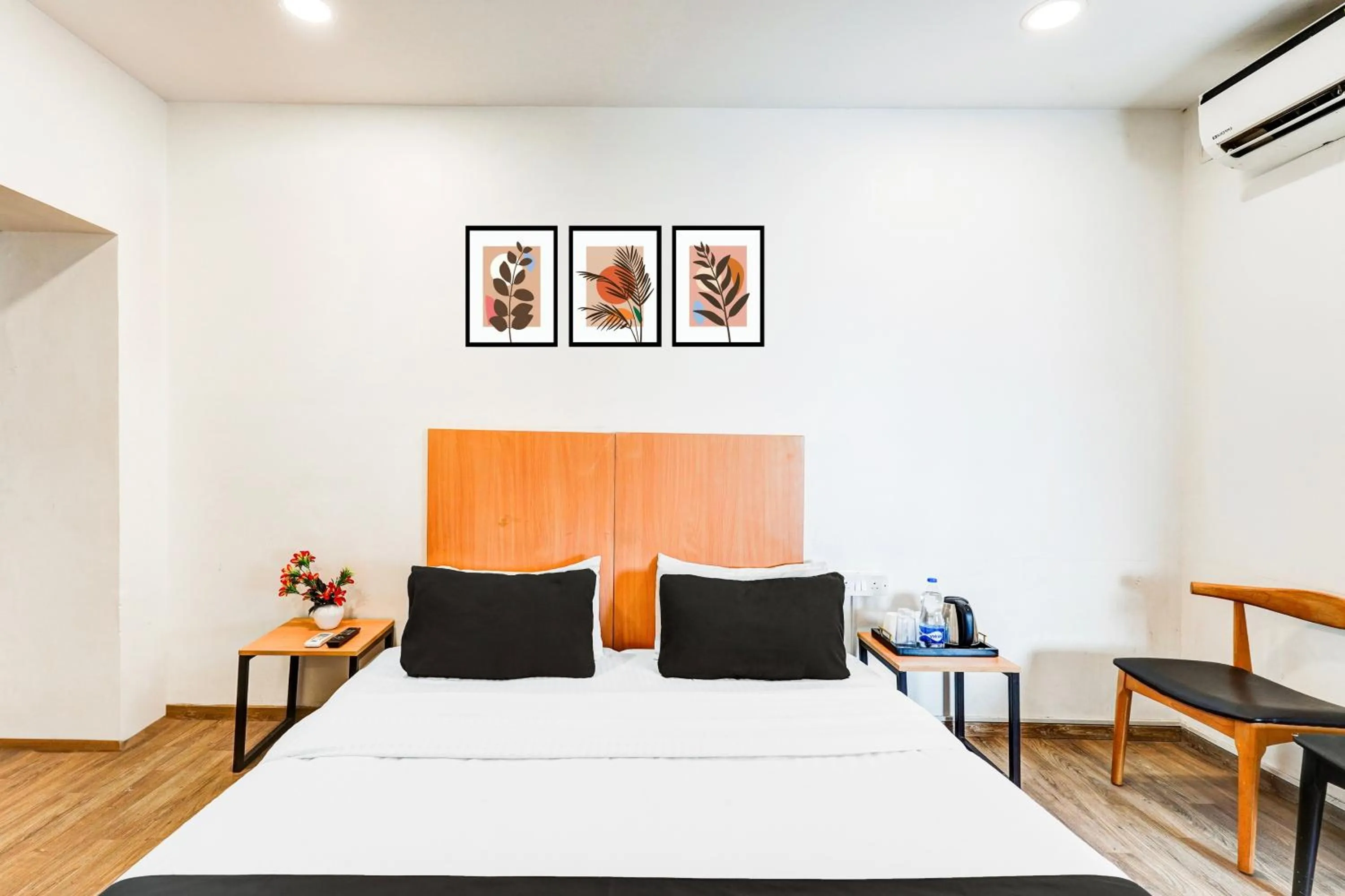 Bedroom, Bed in Super Collection O OMR Perungudi Thiruvanmiyur Beach