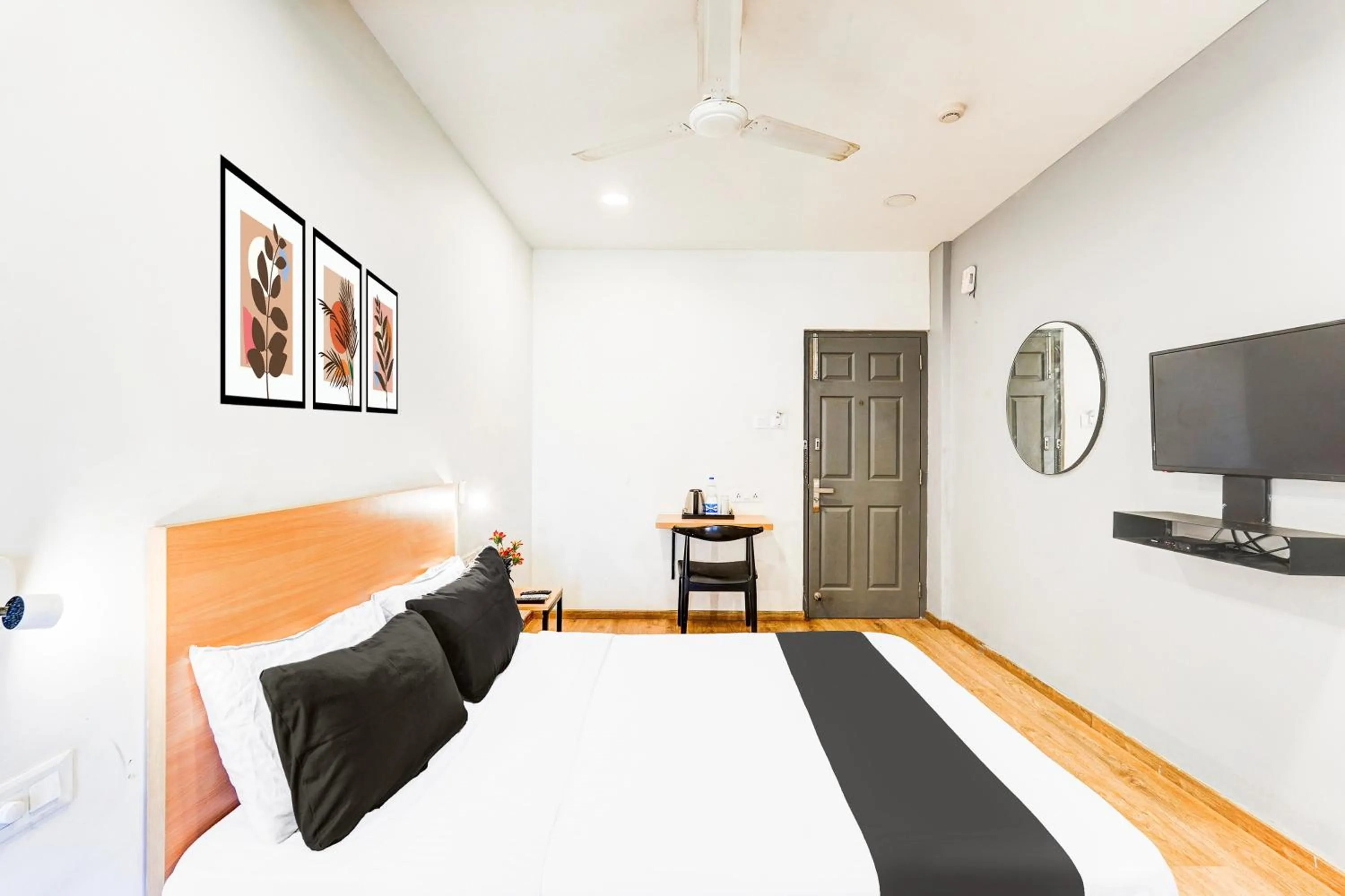 Bedroom, Bed in Super Collection O OMR Perungudi Thiruvanmiyur Beach