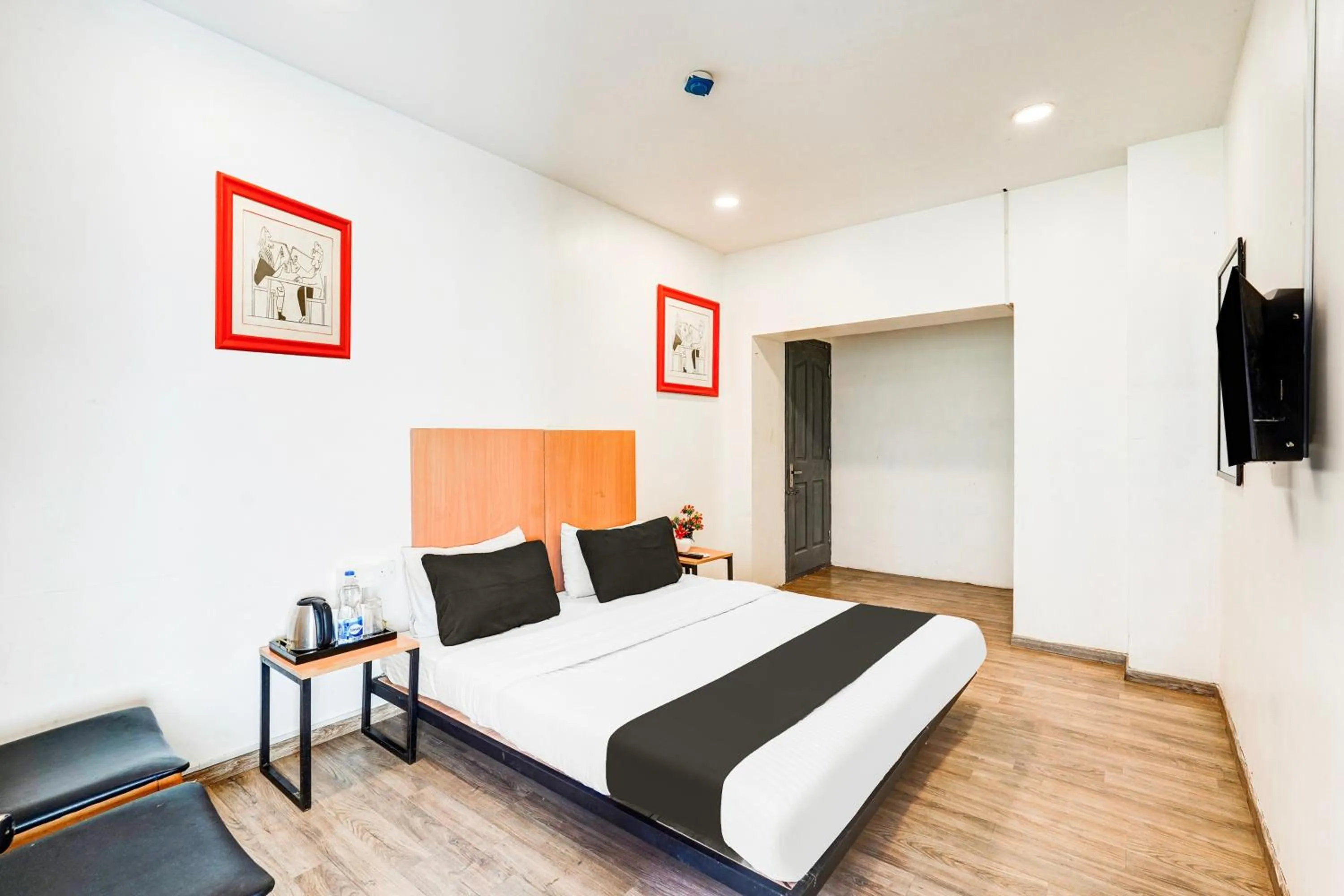 Bedroom, Bed in Super Collection O OMR Perungudi Thiruvanmiyur Beach