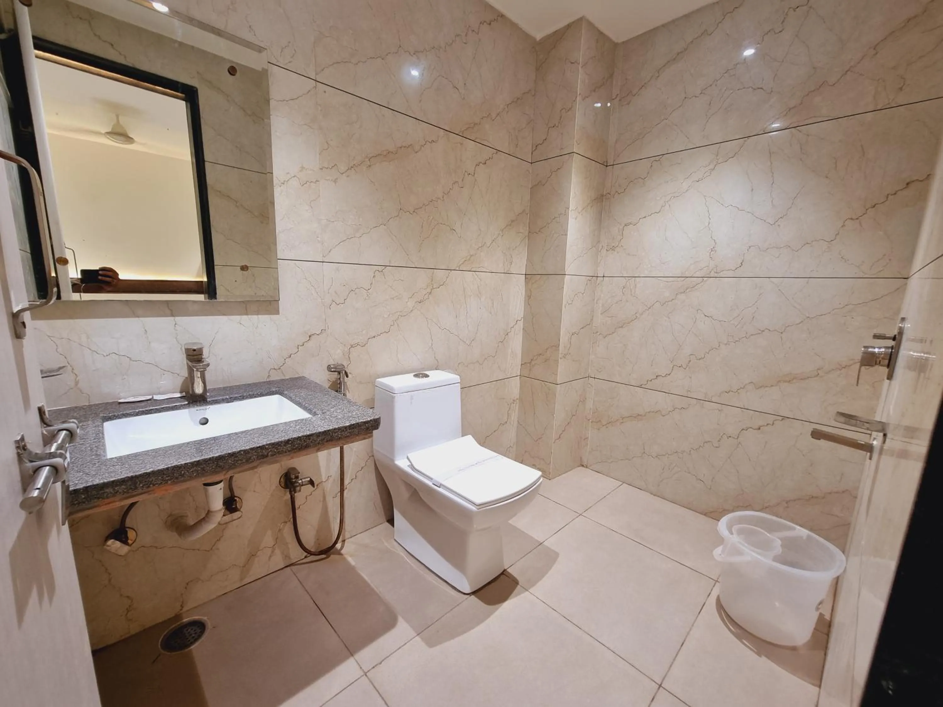 Bathroom in Hotel Meghdoot, Bhopal