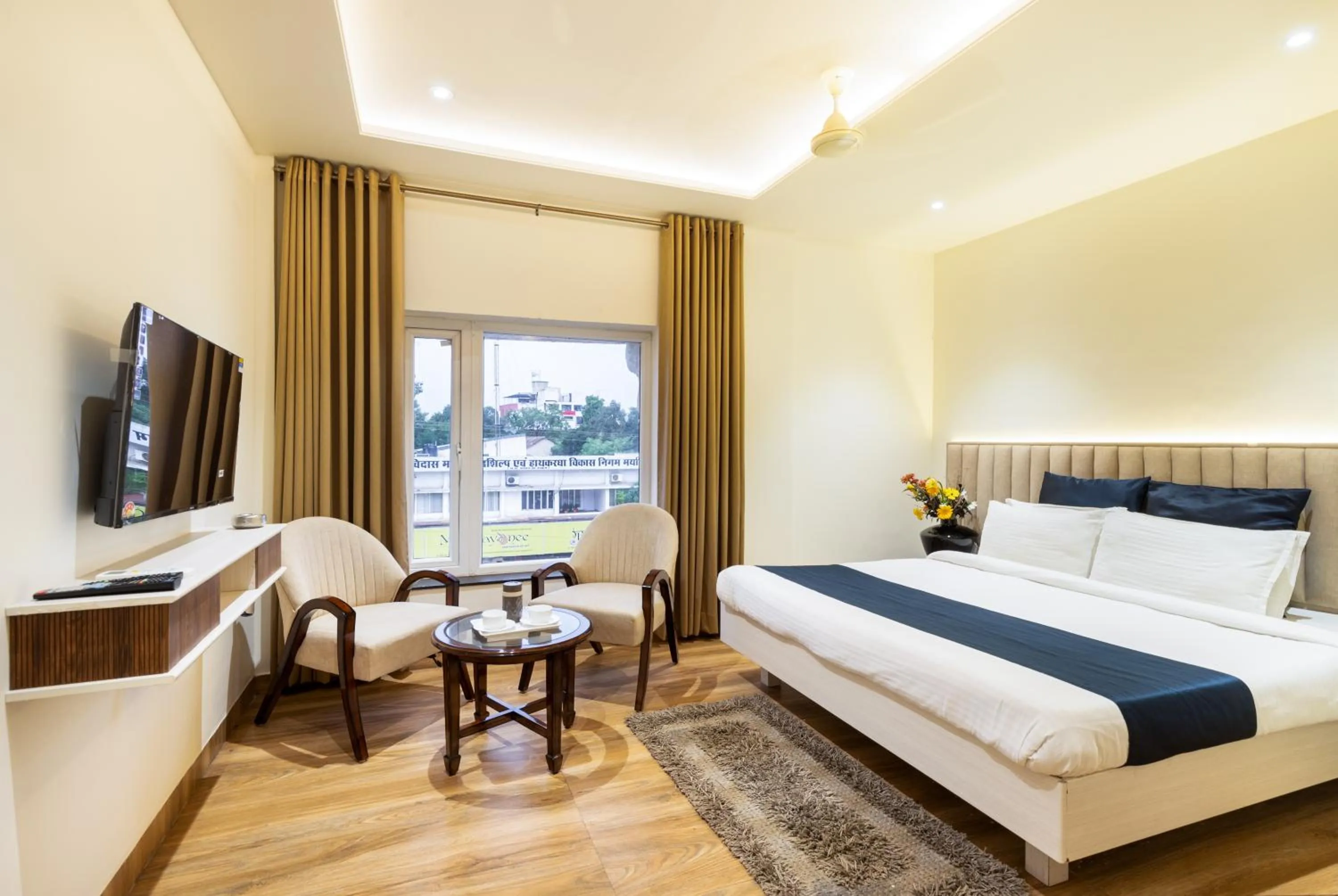 King Room in Hotel Meghdoot, Bhopal