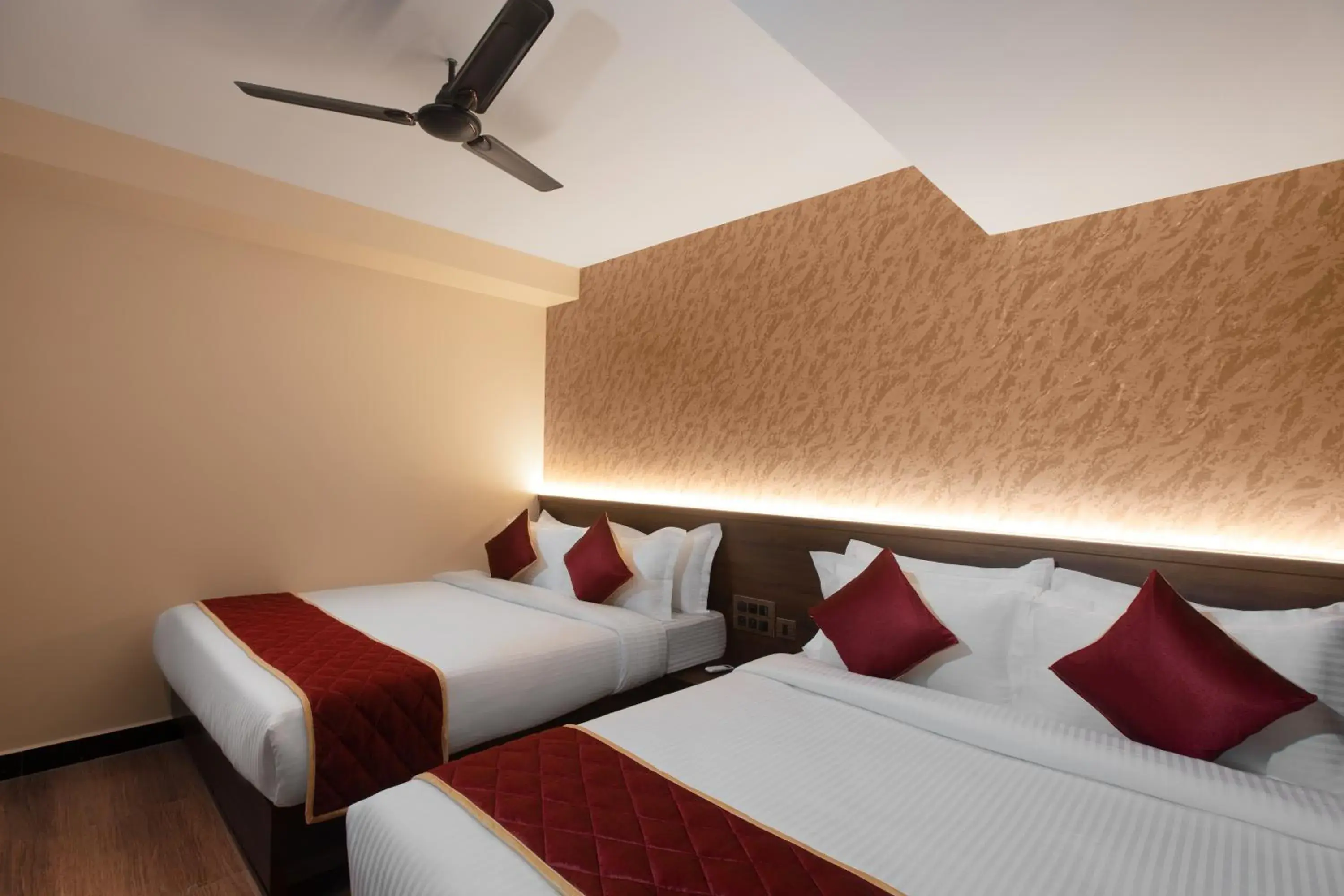 Photo of the whole room, Bed in SUPREME STAY Photo of the whole room, Bed in SUPREME STAY