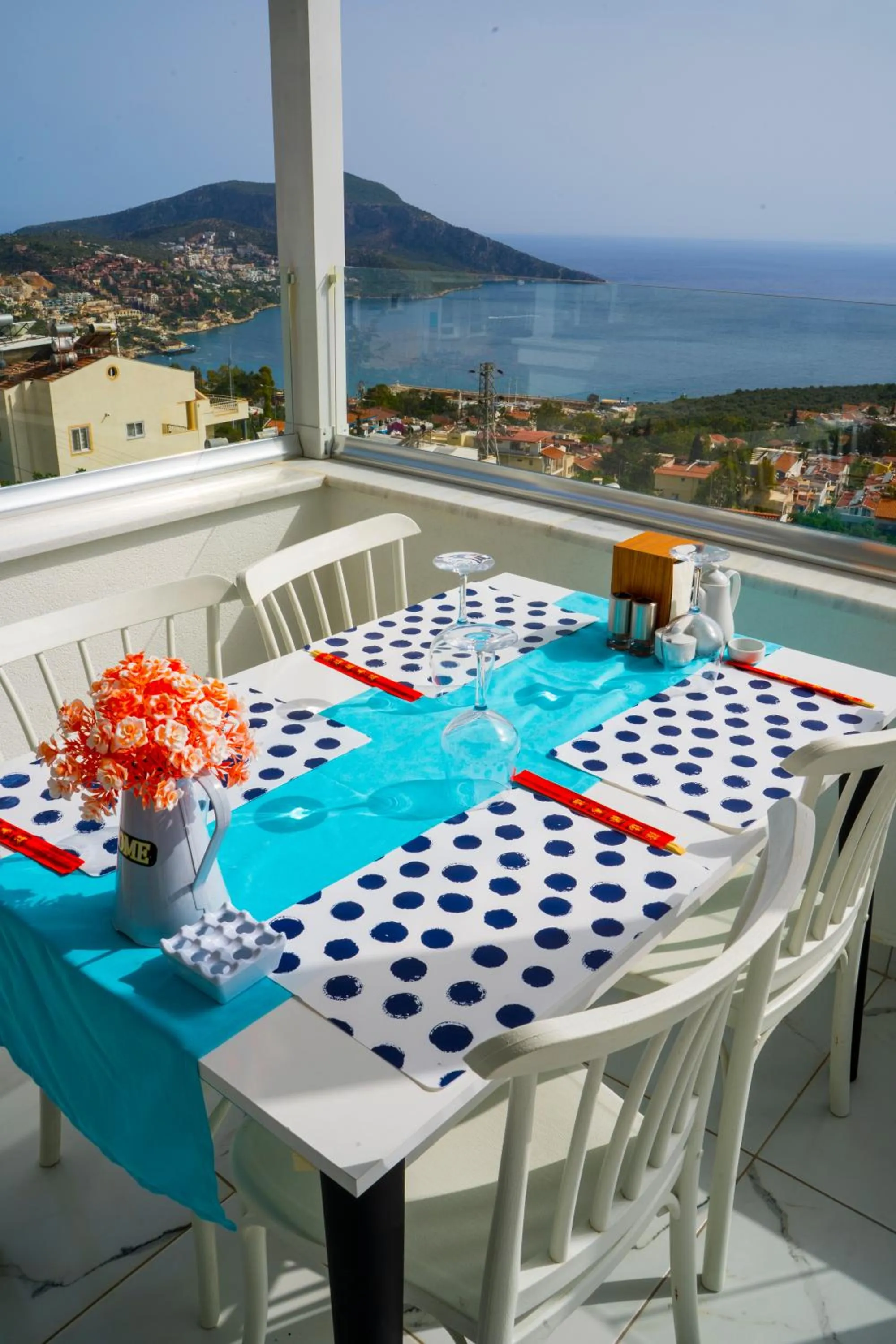 Restaurant/places to eat in Marquis Blue Hotel