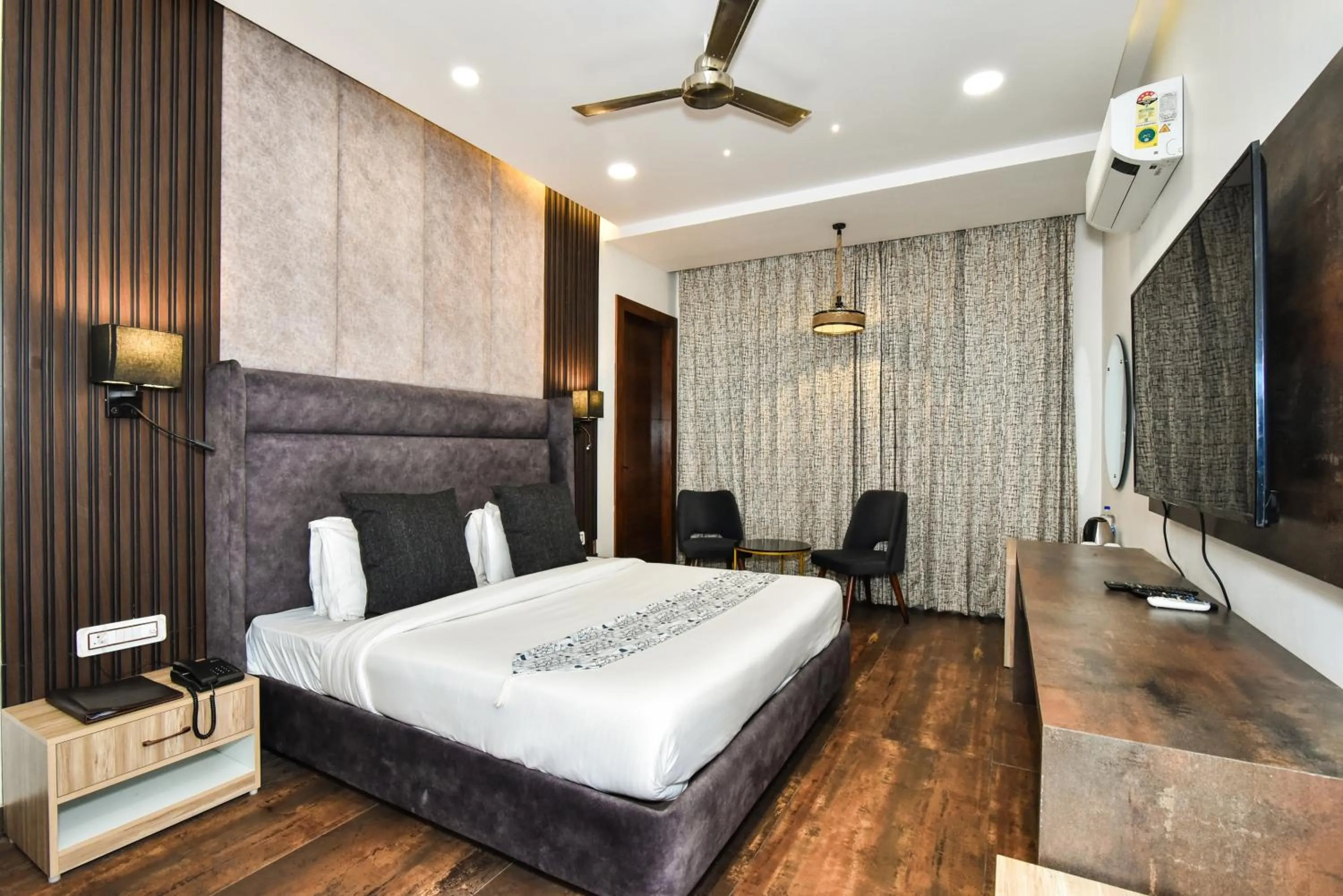 Bedroom, Bed in AH Grand Villa - Hotel Near Dalai Lama Temple