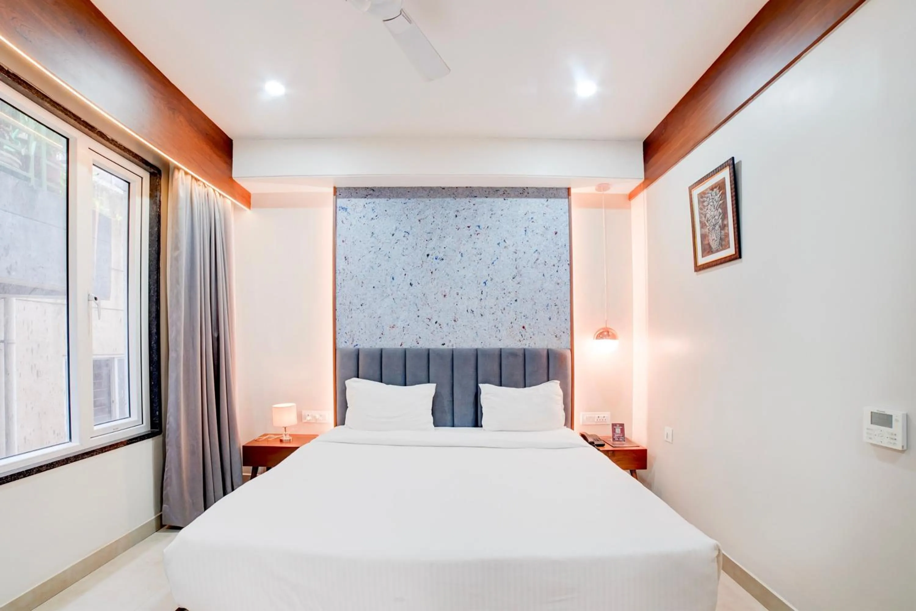 Bedroom, Bed in Palette by CheckIn Patel Nagar Bhopal