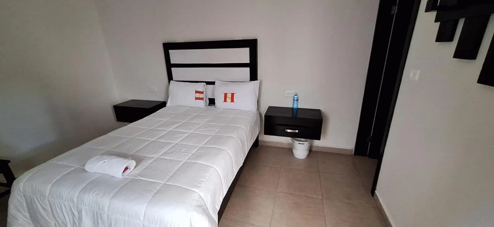 Photo of the whole room, Bed in Hotel Sevilla Palenque