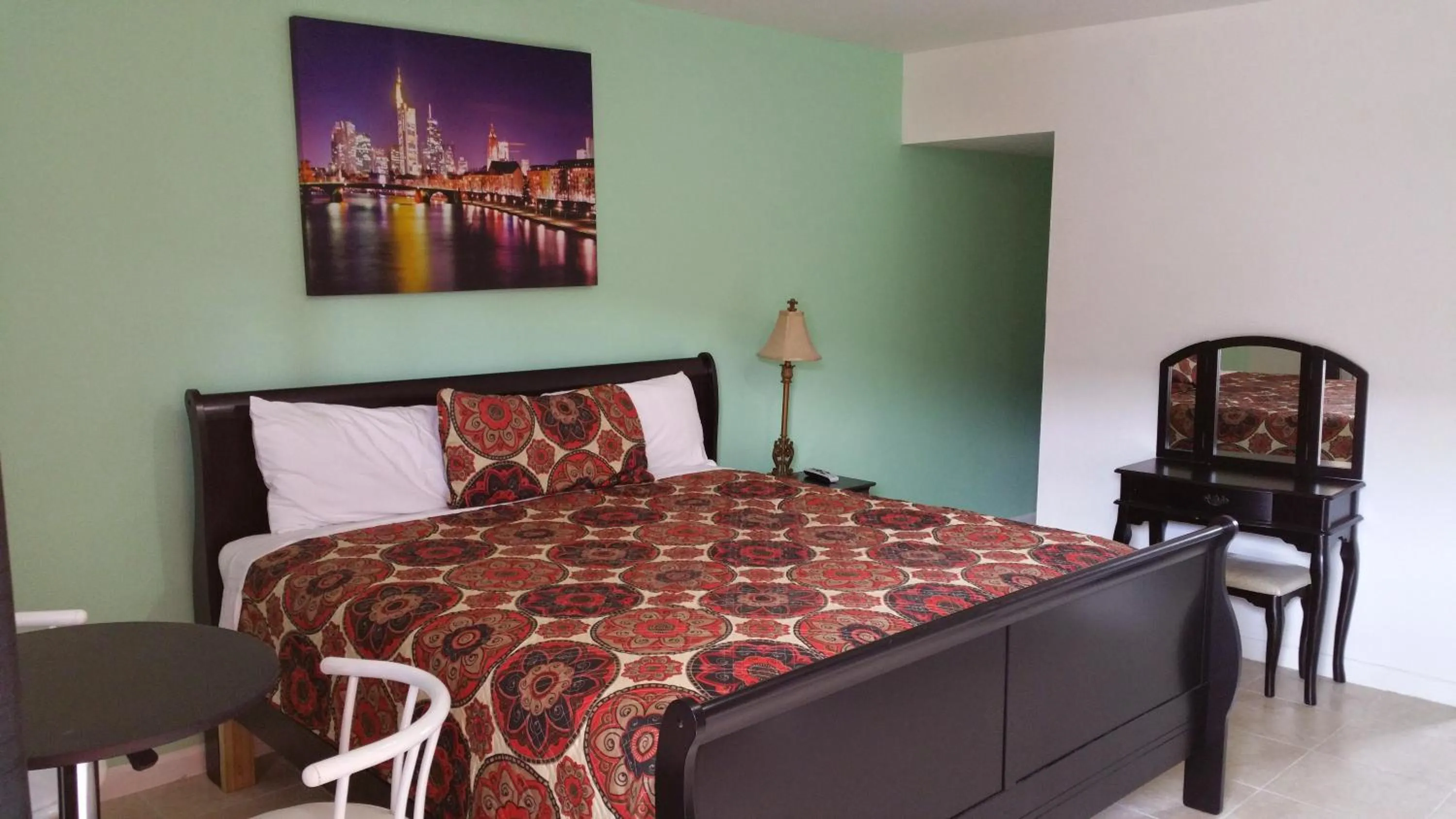 Bedroom, Bed in Royal Budget Inn