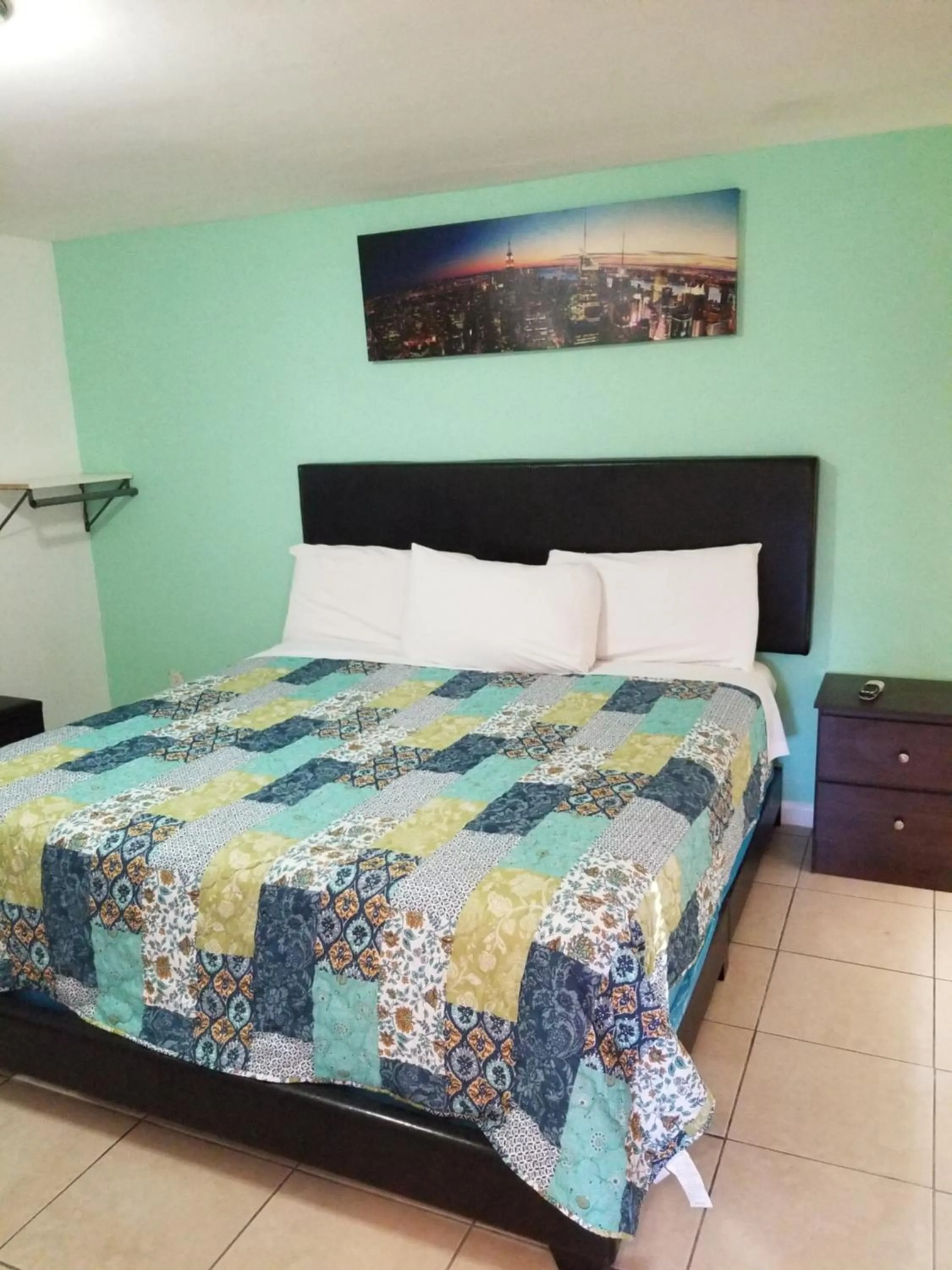 Bed in Royal Budget Inn