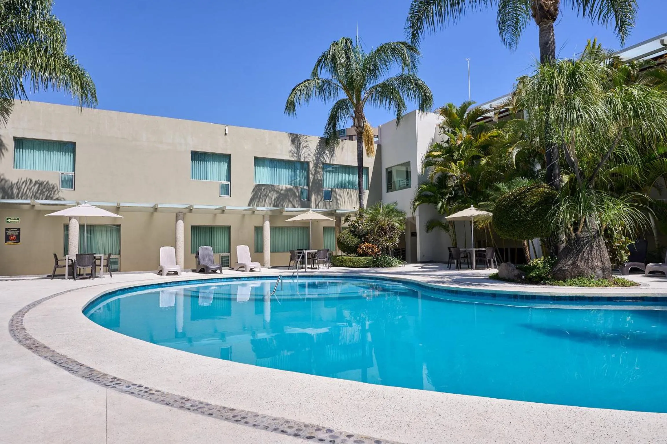 Hotel Estancia Business Class