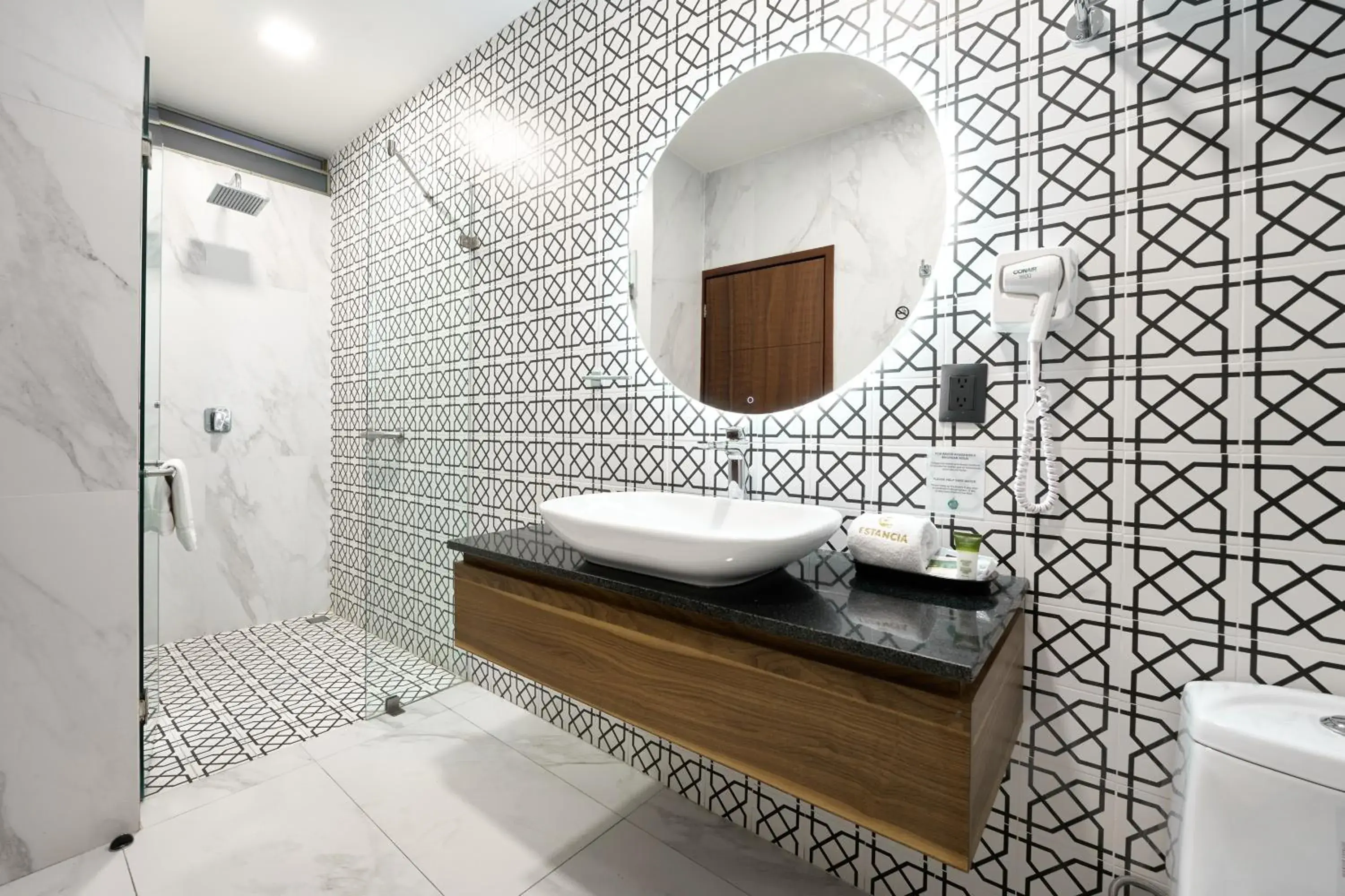 Bathroom in Hotel Estancia Business Class Bathroom in Hotel Estancia Business Class