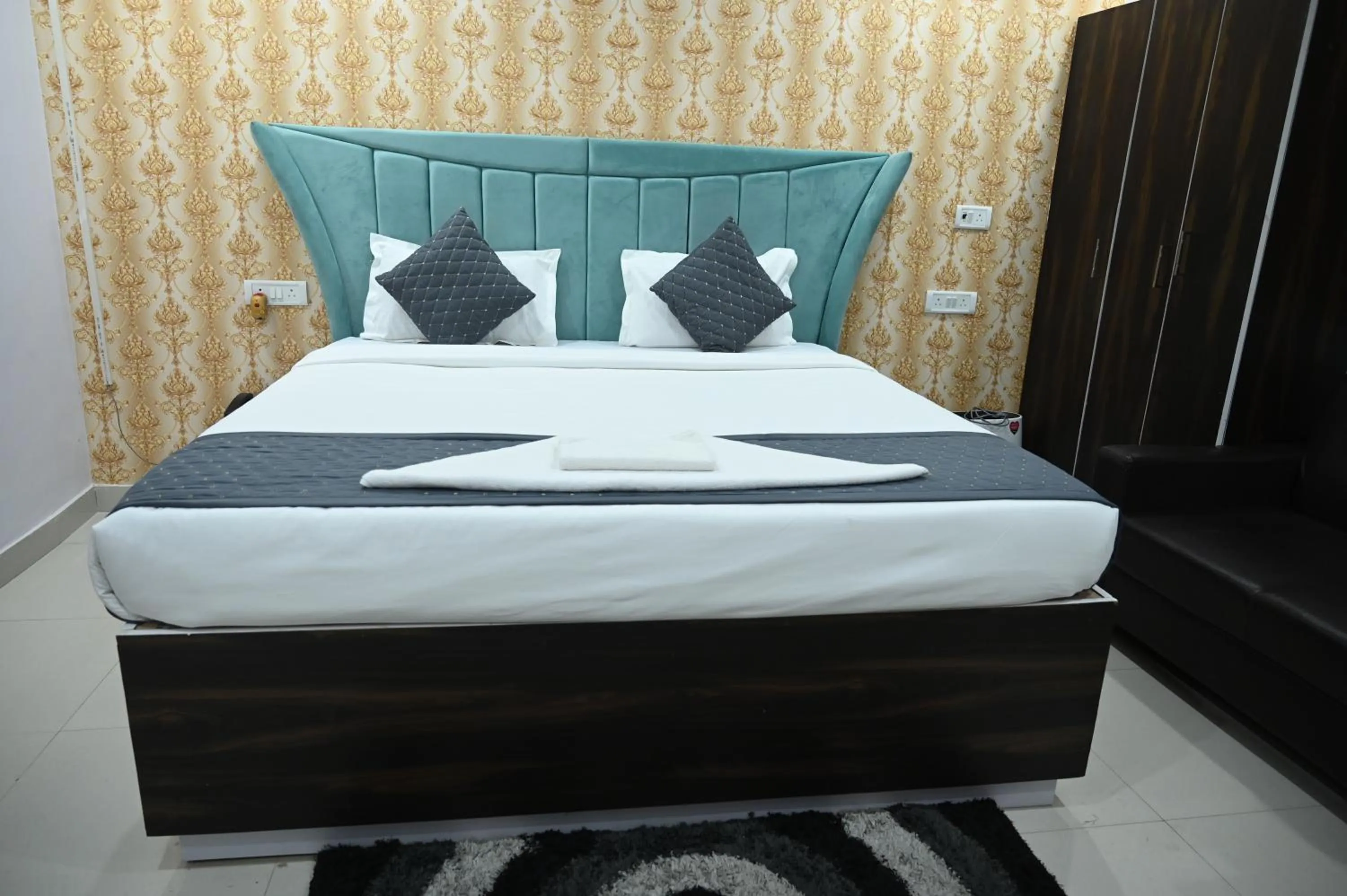 Bed in HOTEL DIAMANT INN