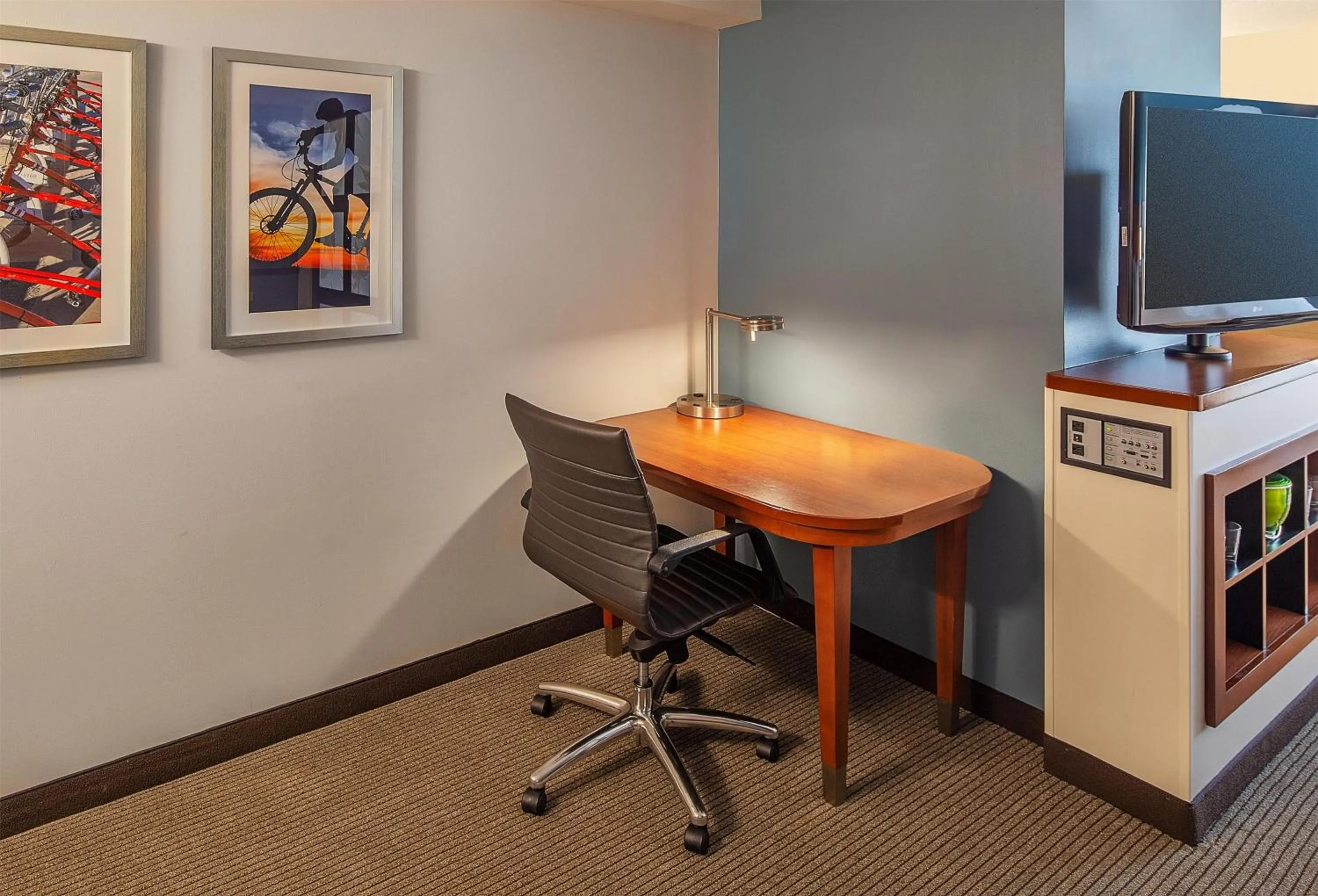 Bedroom in Hyatt Place Madison/Downtown