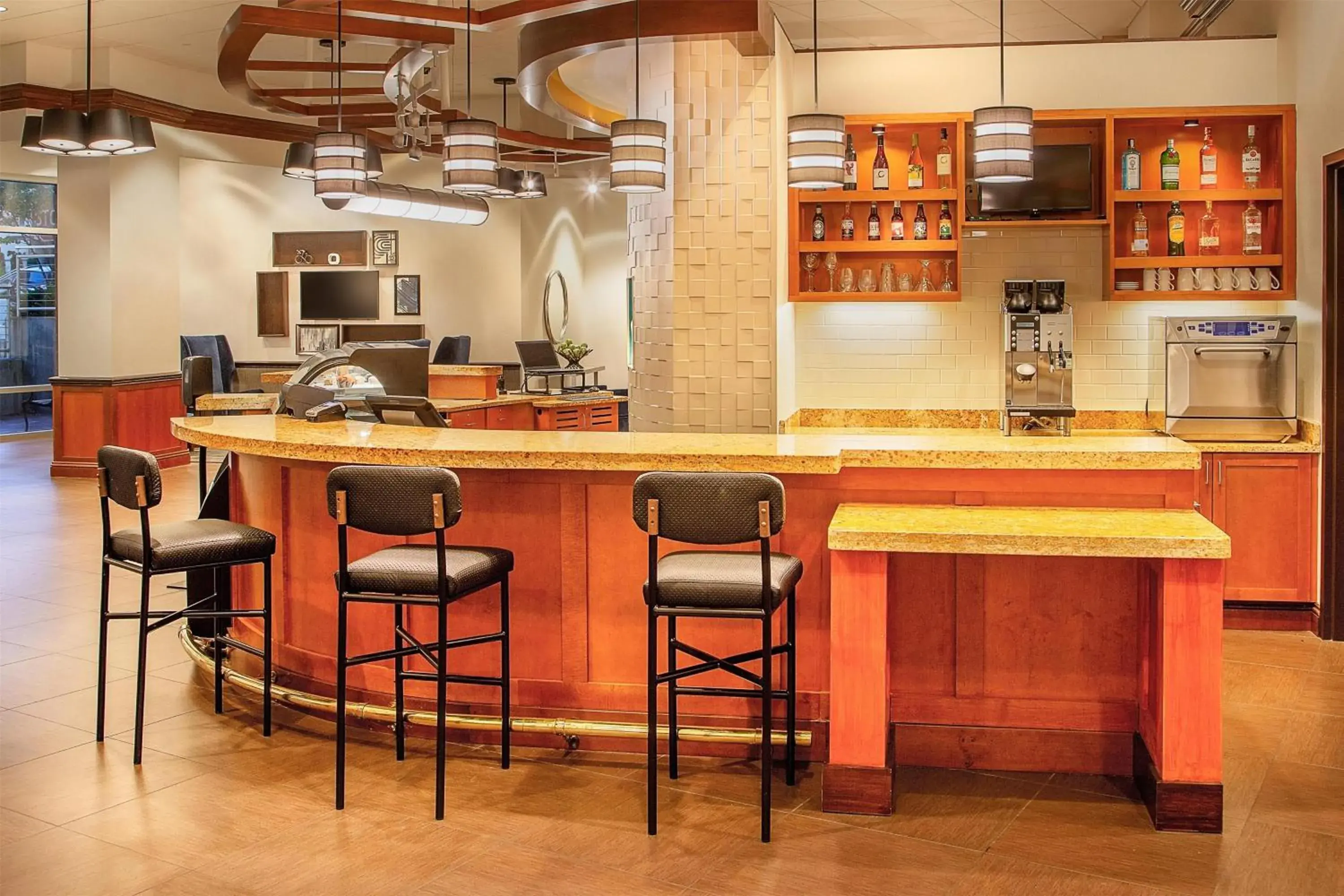 Lounge or bar in Hyatt Place Madison/Downtown Lounge or bar in Hyatt Place Madison/Downtown