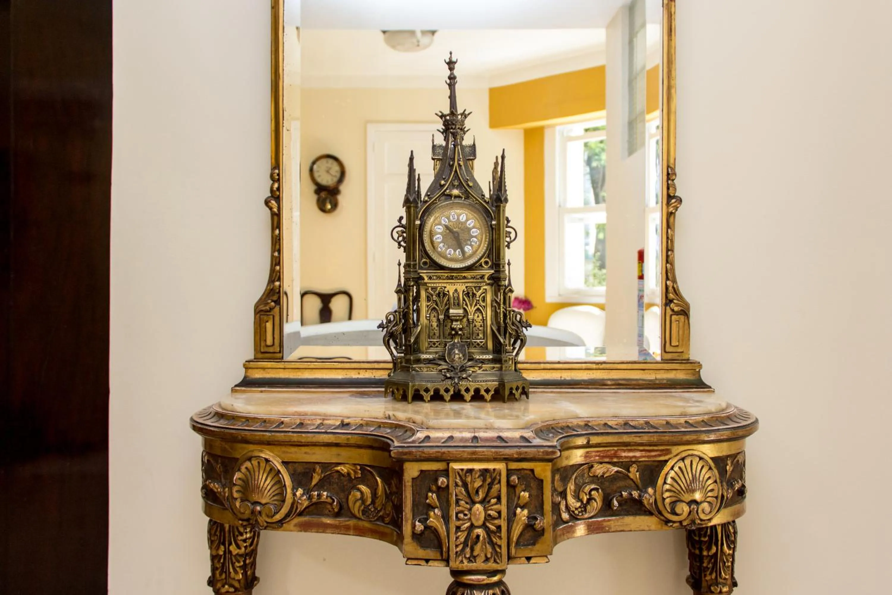 Decorative detail in Hotel Carioca