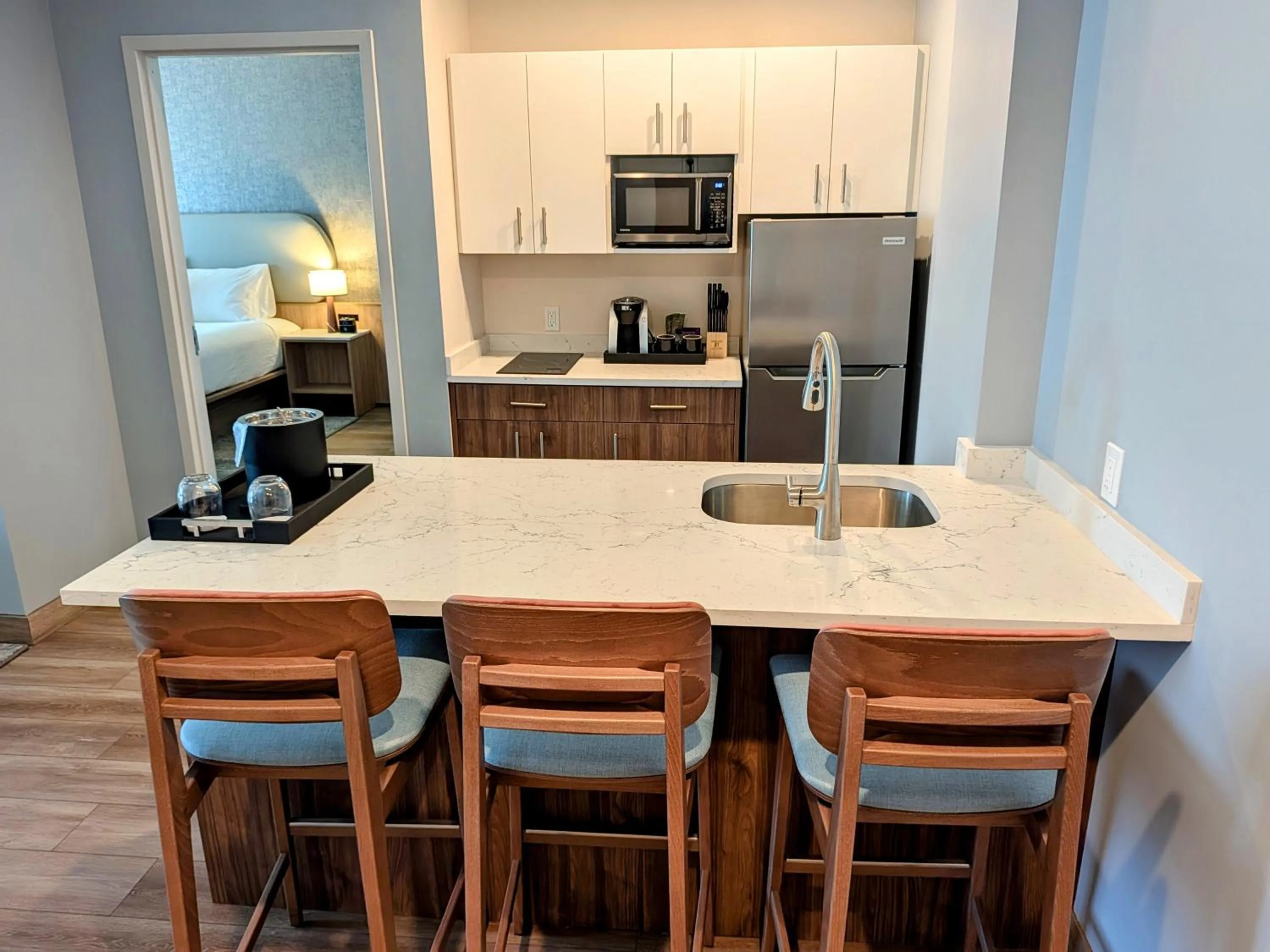 Coffee/tea facilities in Sea Glass Beach Place, Trademark Collection by Wyndham