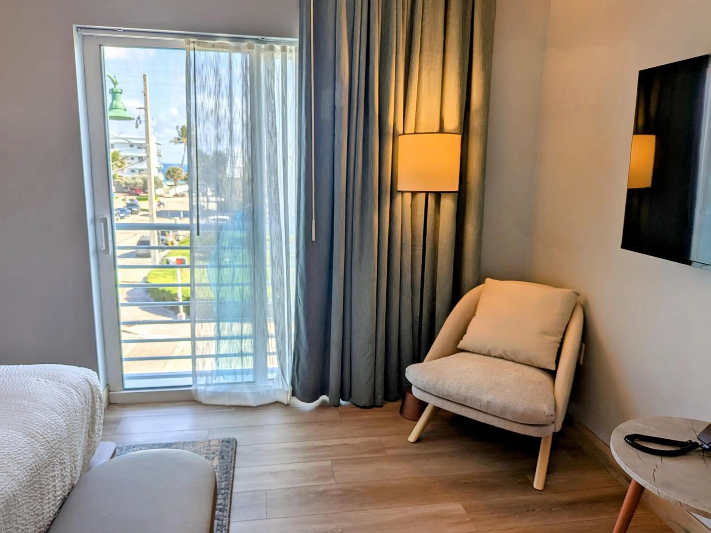 TV and multimedia, Bed in Sea Glass Beach Place, Trademark Collection by Wyndham