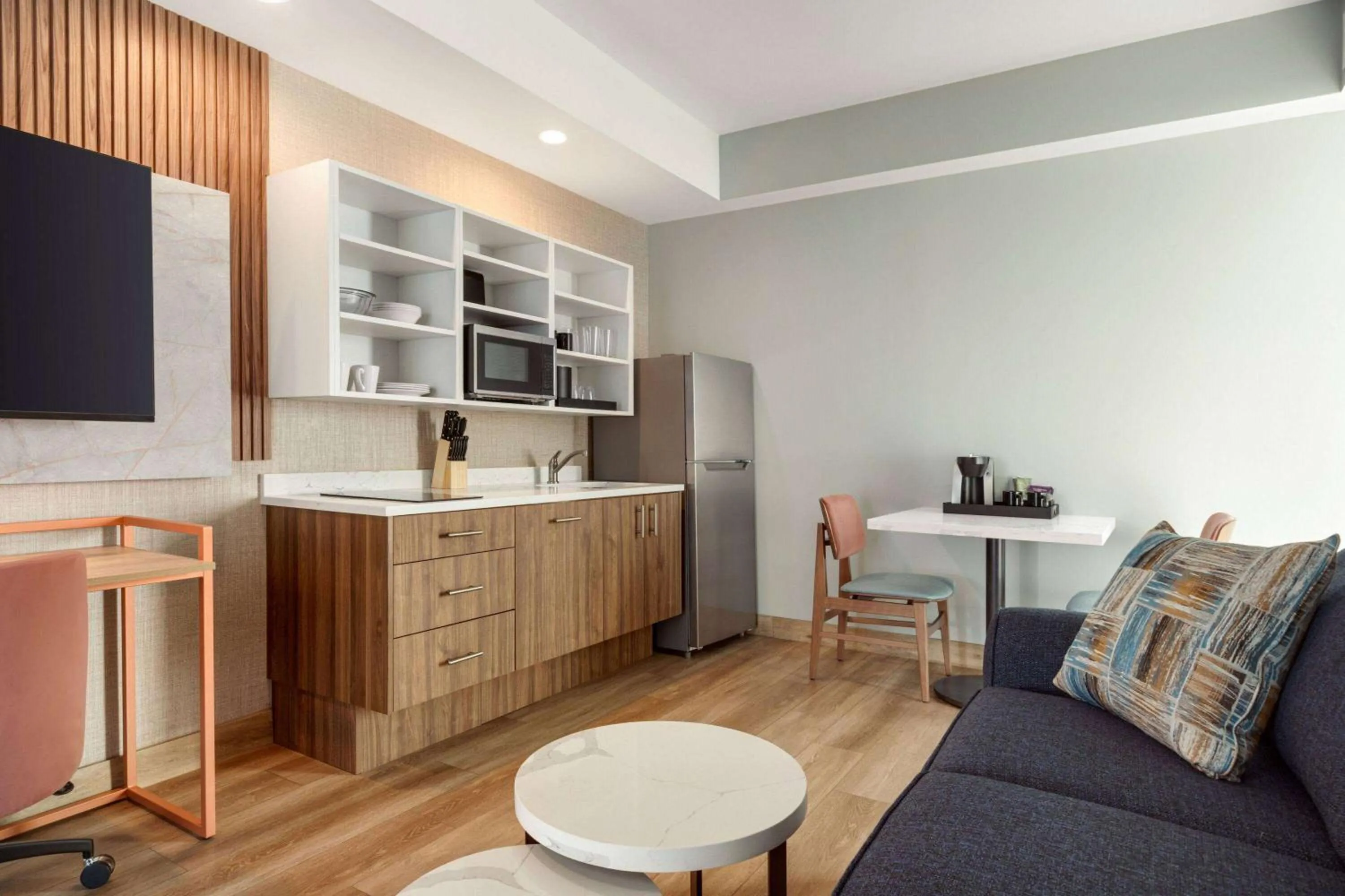 Kitchen or kitchenette in Sea Glass Beach Place, Trademark Collection by Wyndham