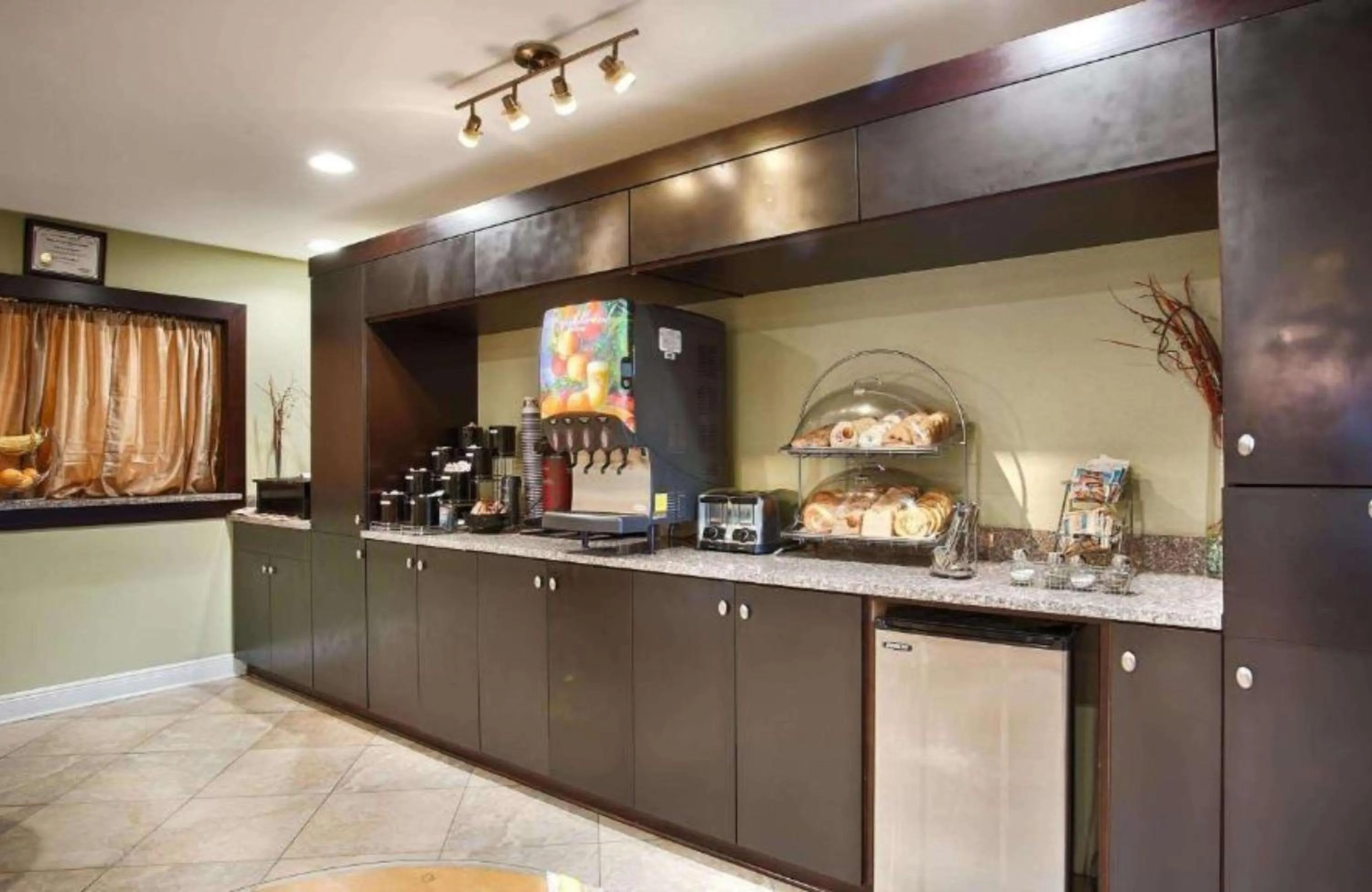 Breakfast in Best Western Zachary Inn