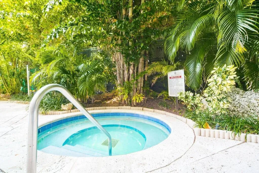 Ocean View 2bd2bth Hotel In Coconut Grove